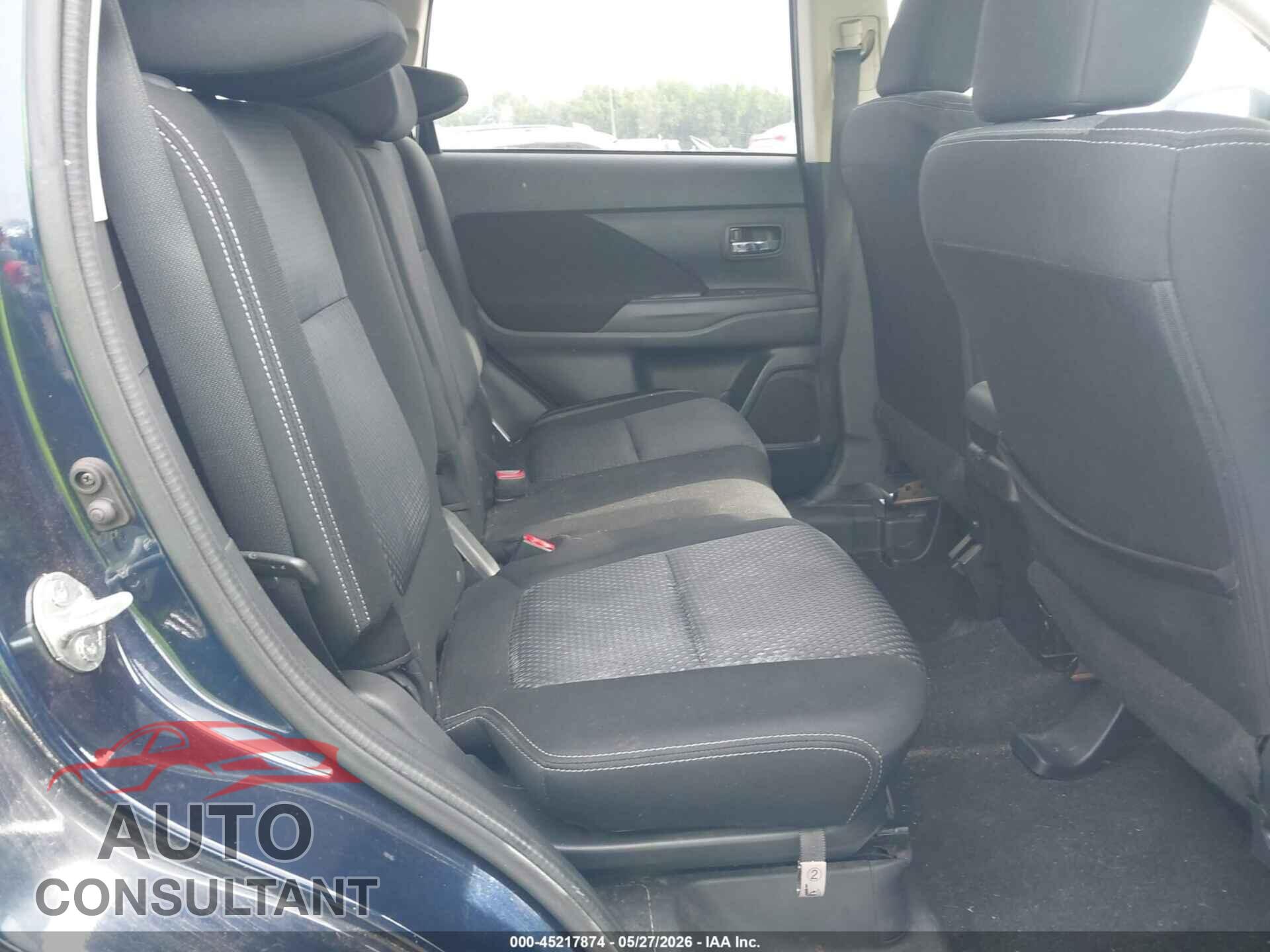 MITSUBISHI OUTLANDER 2017 - JA4AD2A31HZ012382
