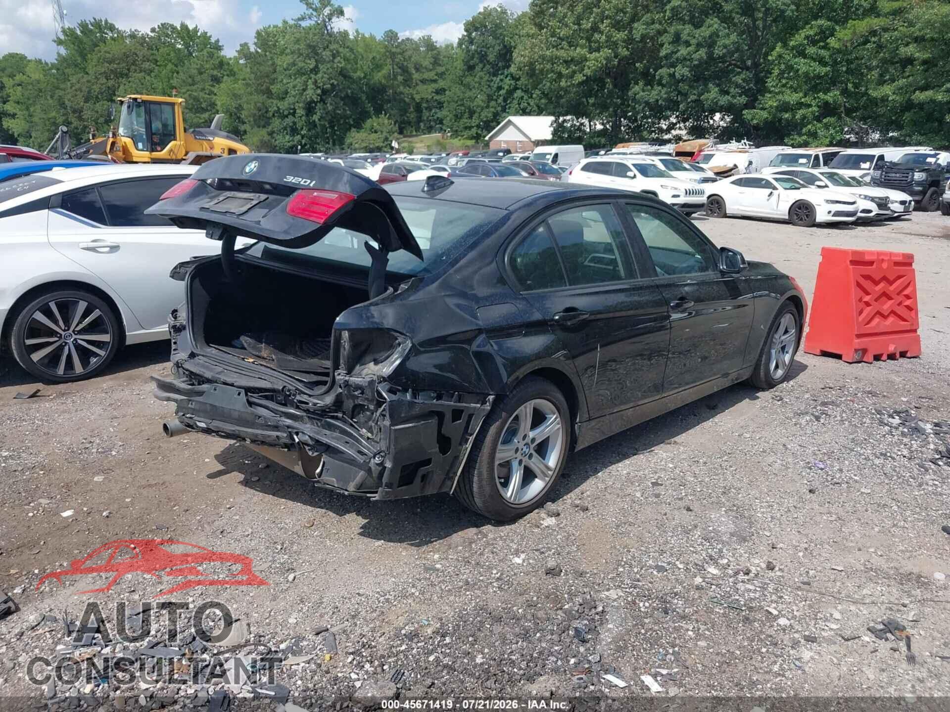 BMW 320I 2013 - WBA3B1C56DFU62728