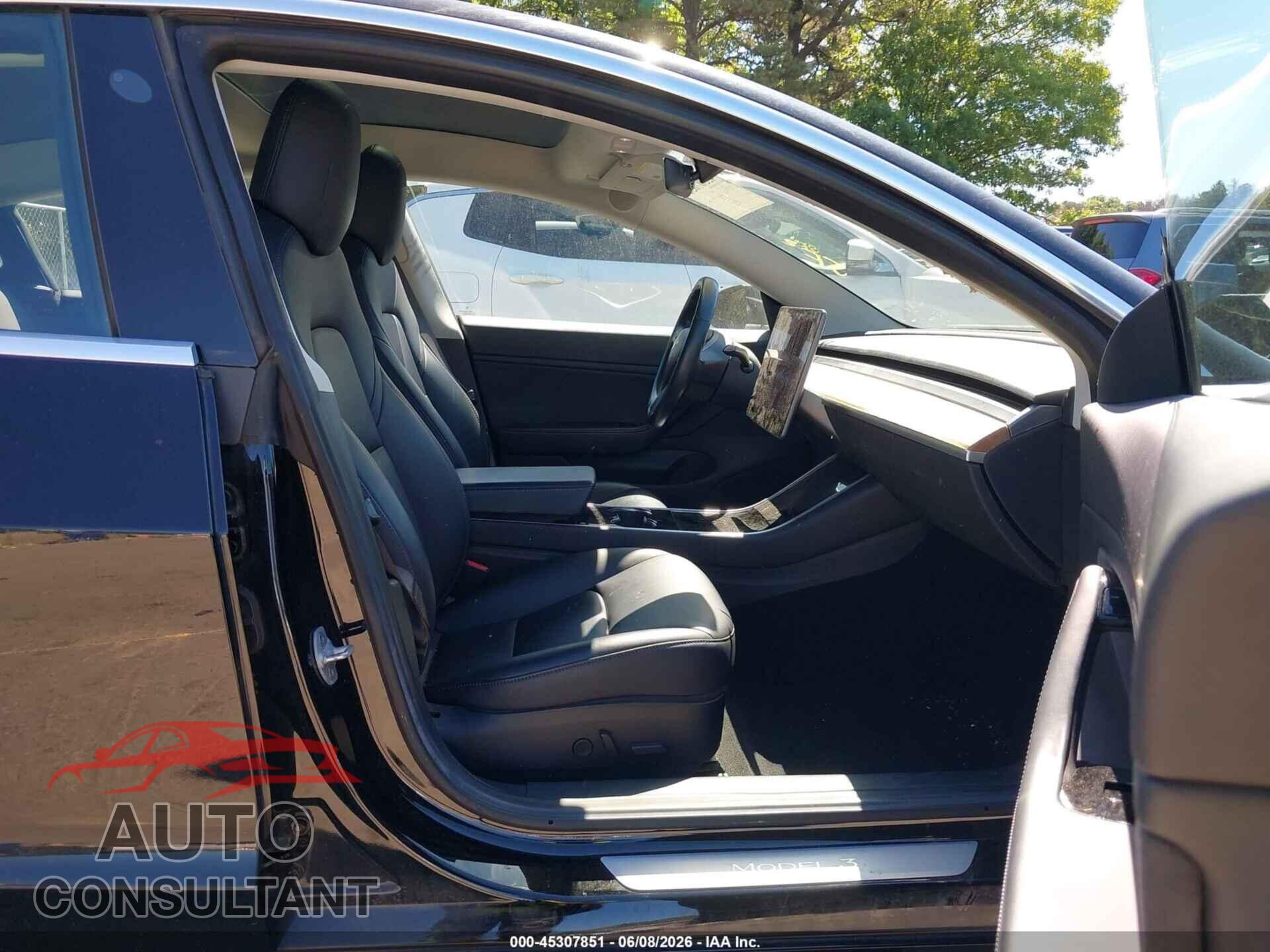 TESLA MODEL 3 2018 - 5YJ3E1EB4JF068190