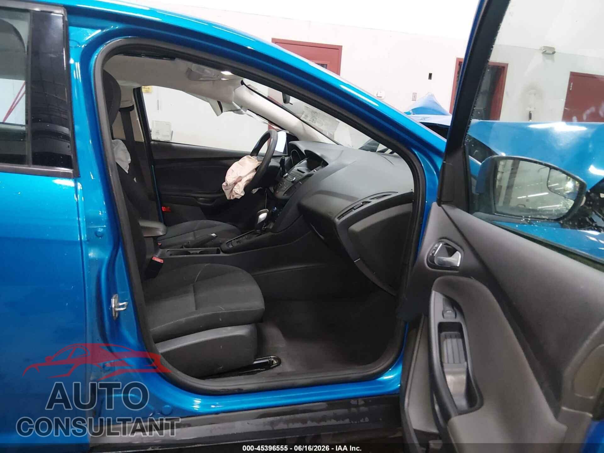 FORD FOCUS 2015 - 1FADP3K25FL310669