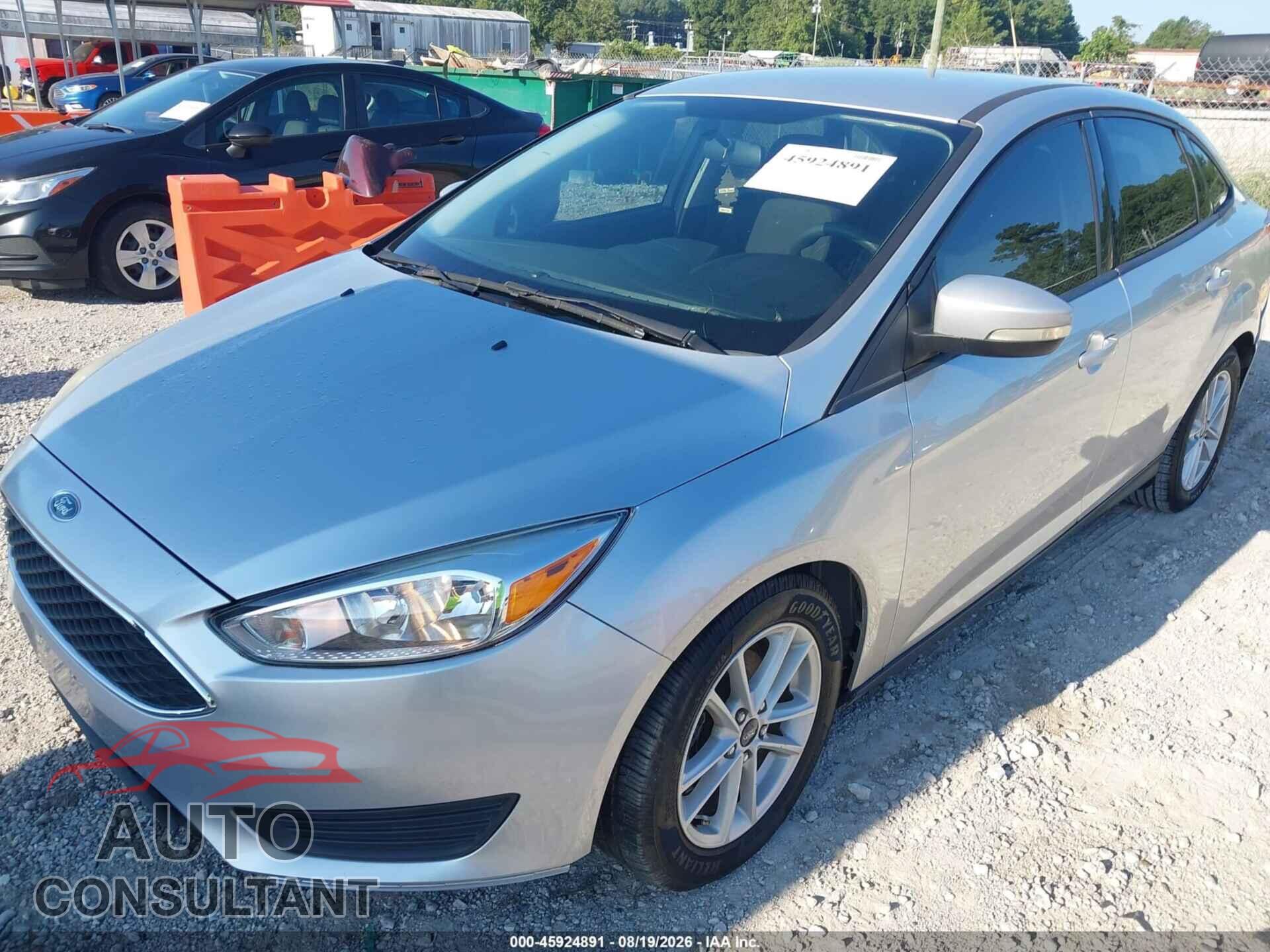 FORD FOCUS 2017 - 1FADP3F24HL338900