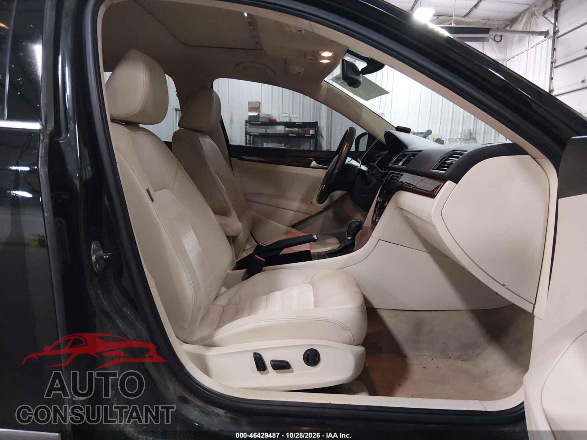 VOLKSWAGEN PASSAT 2012 - 1VWCN7A36CC111006
