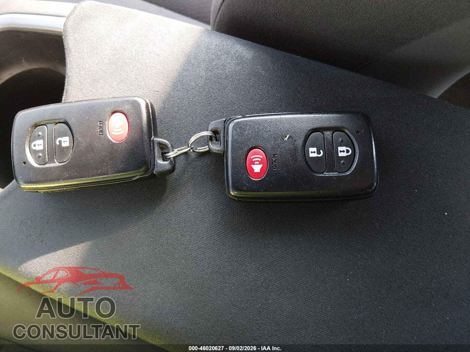 TOYOTA PRIUS 2013 - JTDKN3DU6D5570456