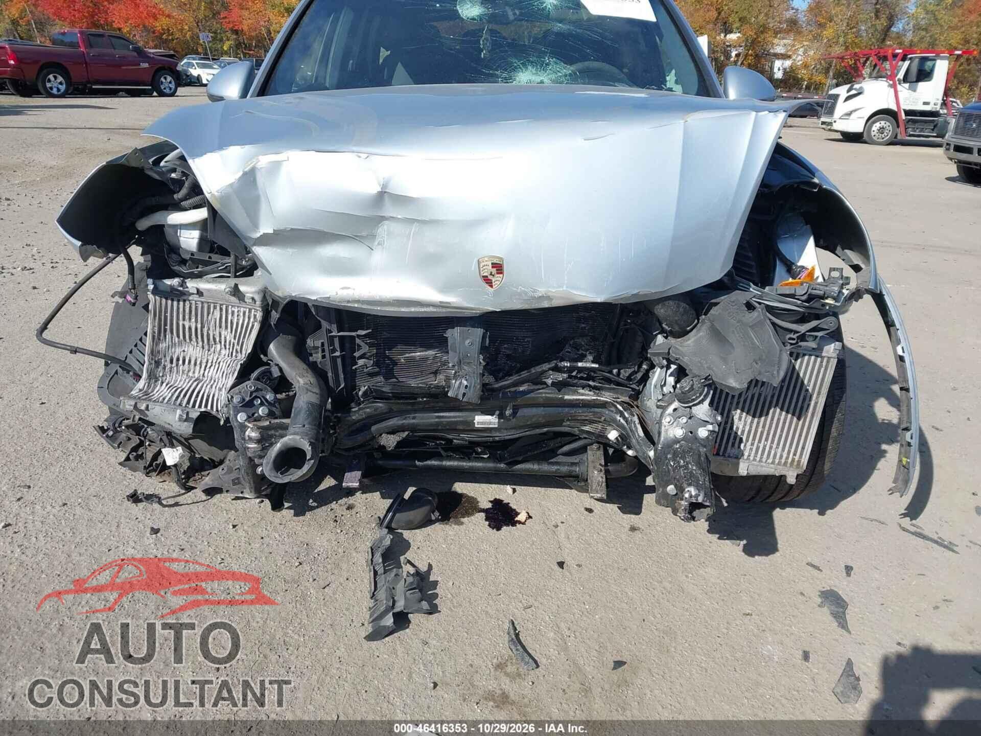 PORSCHE CAYENNE 2016 - WP1AD2A21GLA81389