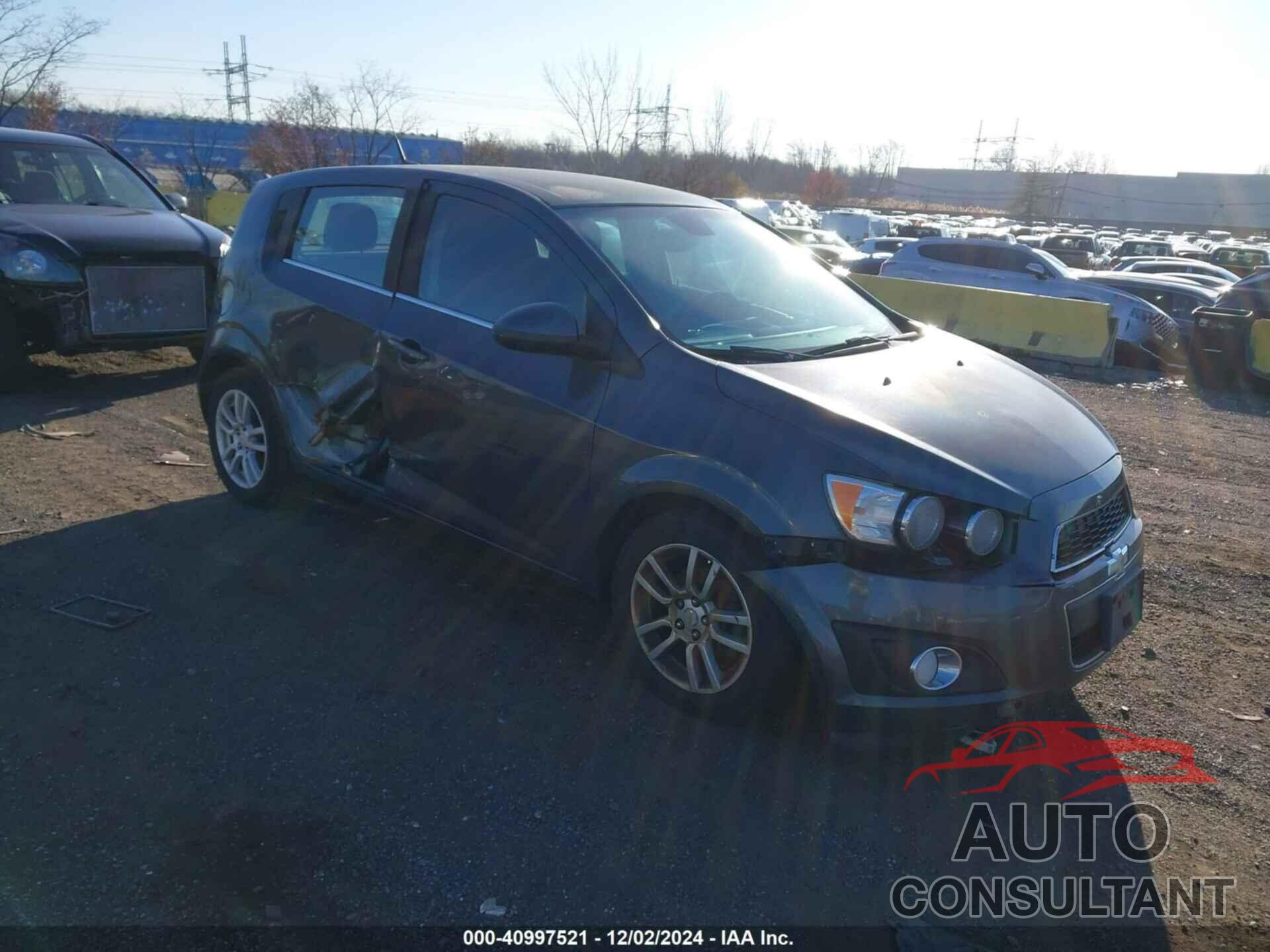 CHEVROLET SONIC 2012 - 1G1JC6SH2C4204502