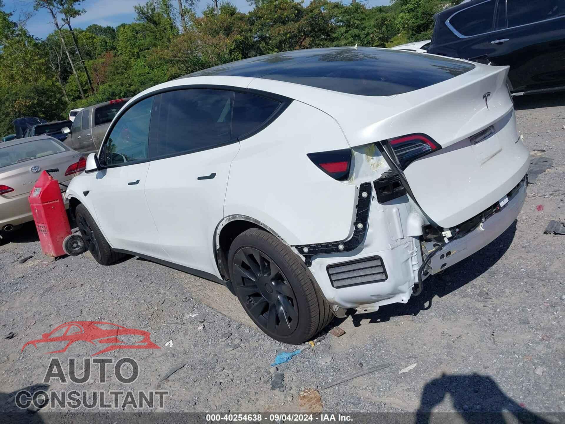 TESLA MODEL Y 2023 - 7SAYGAEE7PF701268