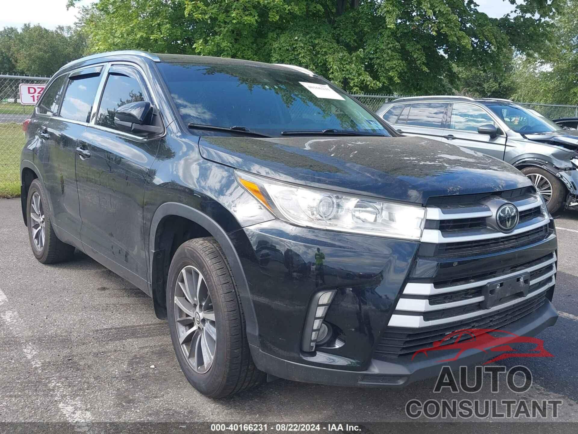 TOYOTA HIGHLANDER 2018 - 5TDJZRFH9JS559573