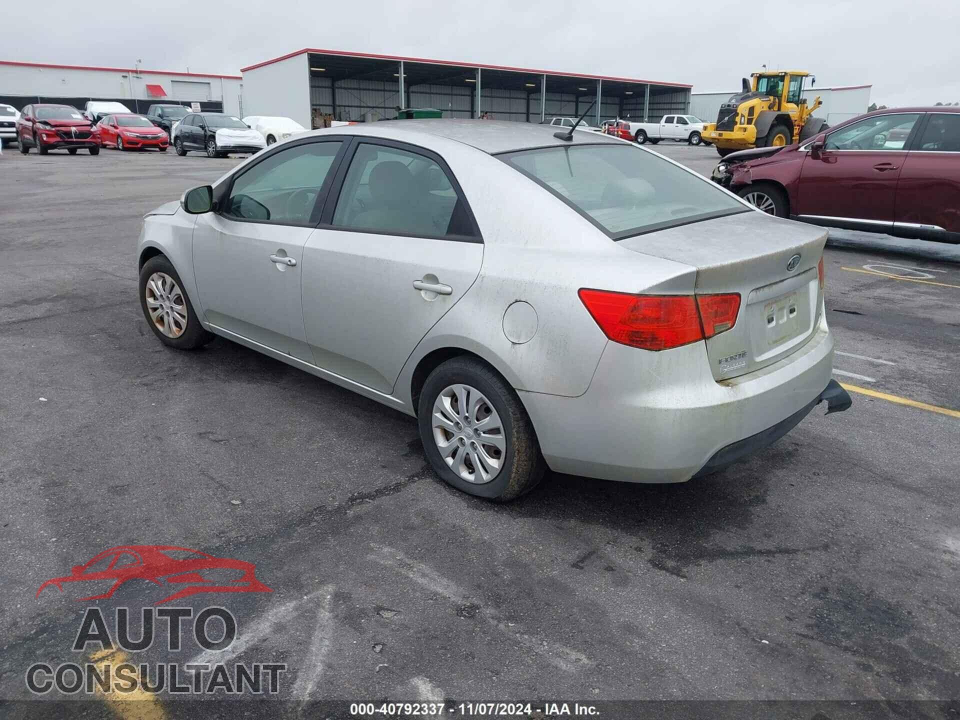 KIA FORTE 2011 - KNAFU4A28B5437236