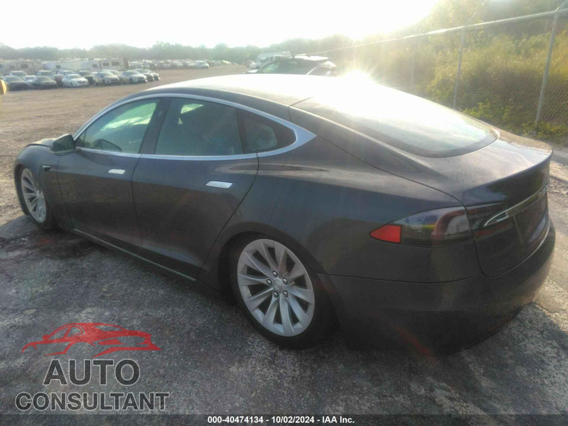 TESLA MODEL S 2018 - 5YJSA1E21JF257659