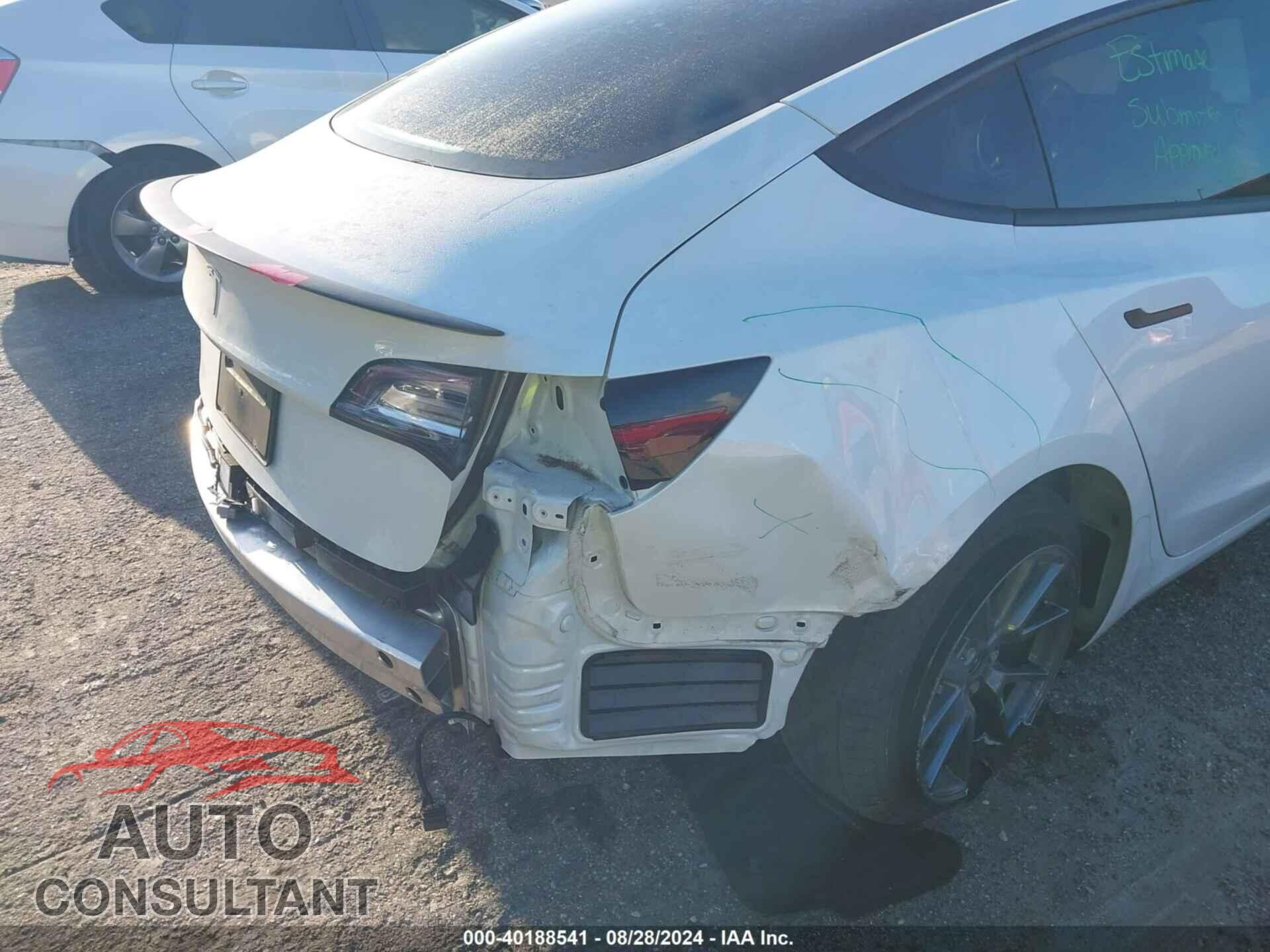TESLA MODEL 3 2021 - 5YJ3E1EA2MF082438