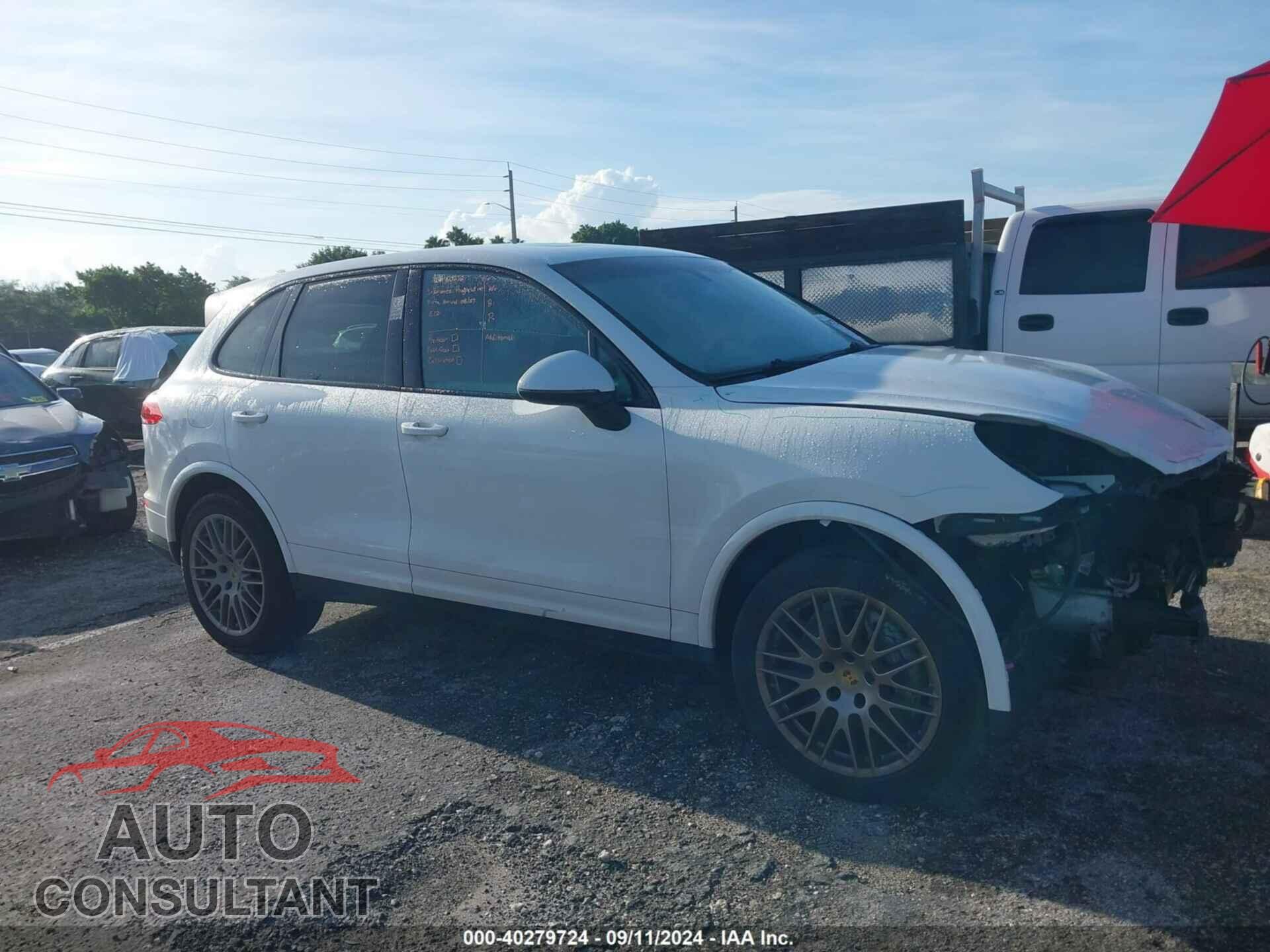 PORSCHE CAYENNE 2017 - WP1AA2A25HKA80696