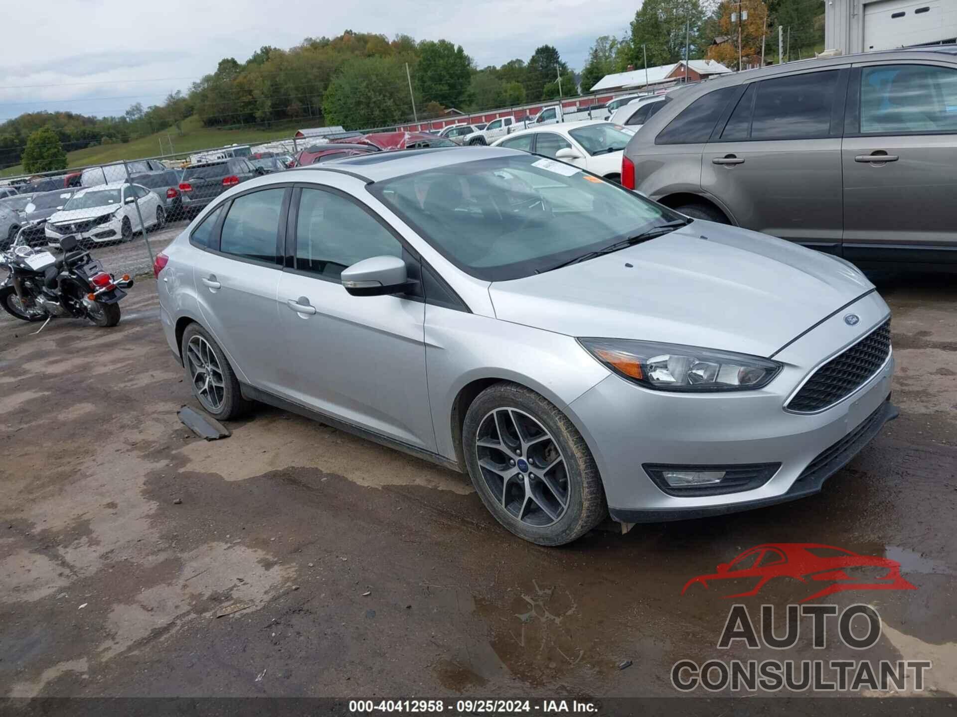 FORD FOCUS 2017 - 1FADP3H27HL318136