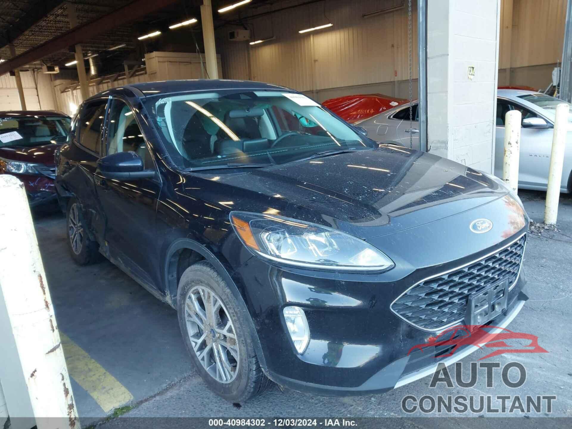 FORD ESCAPE 2022 - 1FMCU9H93NUA86120