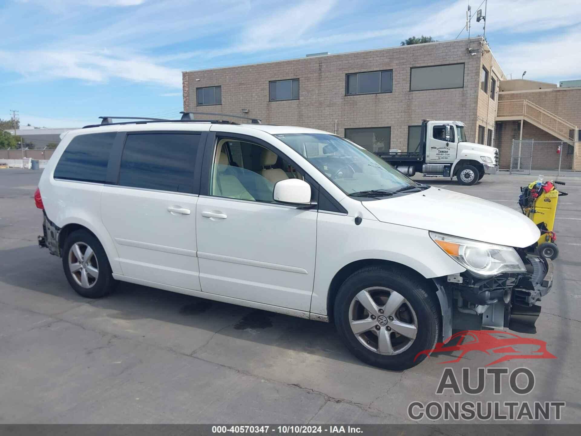 VOLKSWAGEN ROUTAN 2009 - 2V8HW54X99R599154