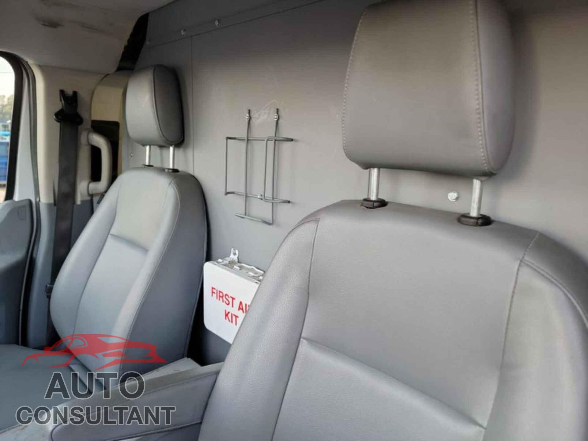 FORD TRANSIT 2017 - 1FTYR1YM8HKB43591