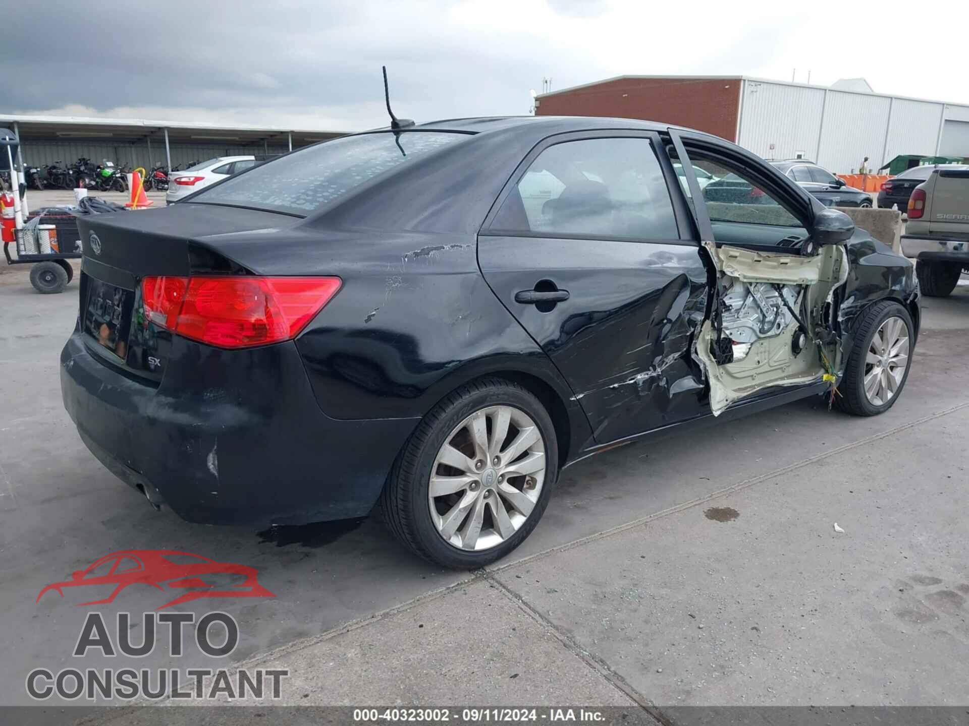KIA FORTE 2011 - KNAFW4A33B5316830