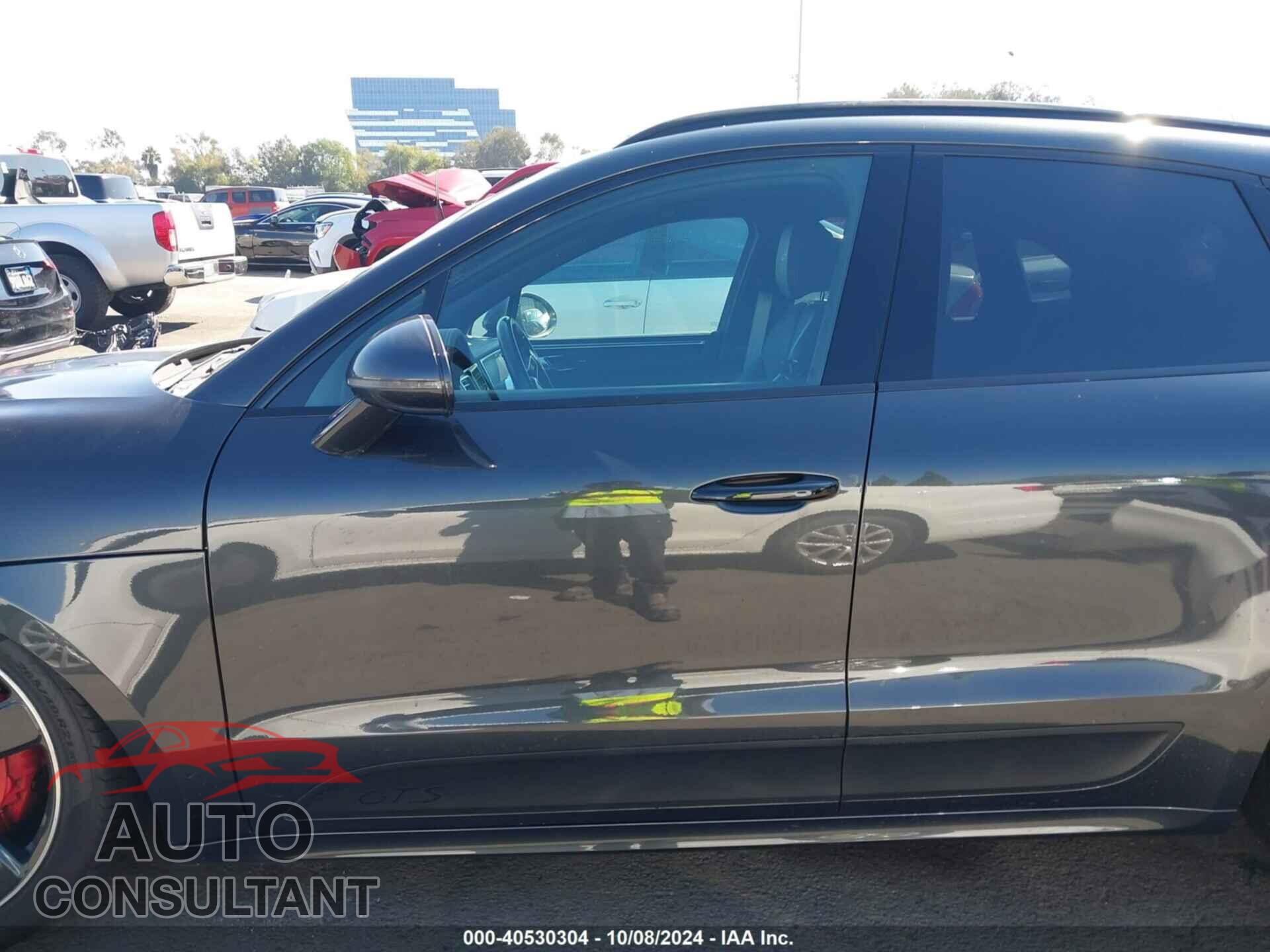 PORSCHE MACAN 2018 - WP1AG2A54JLB63268