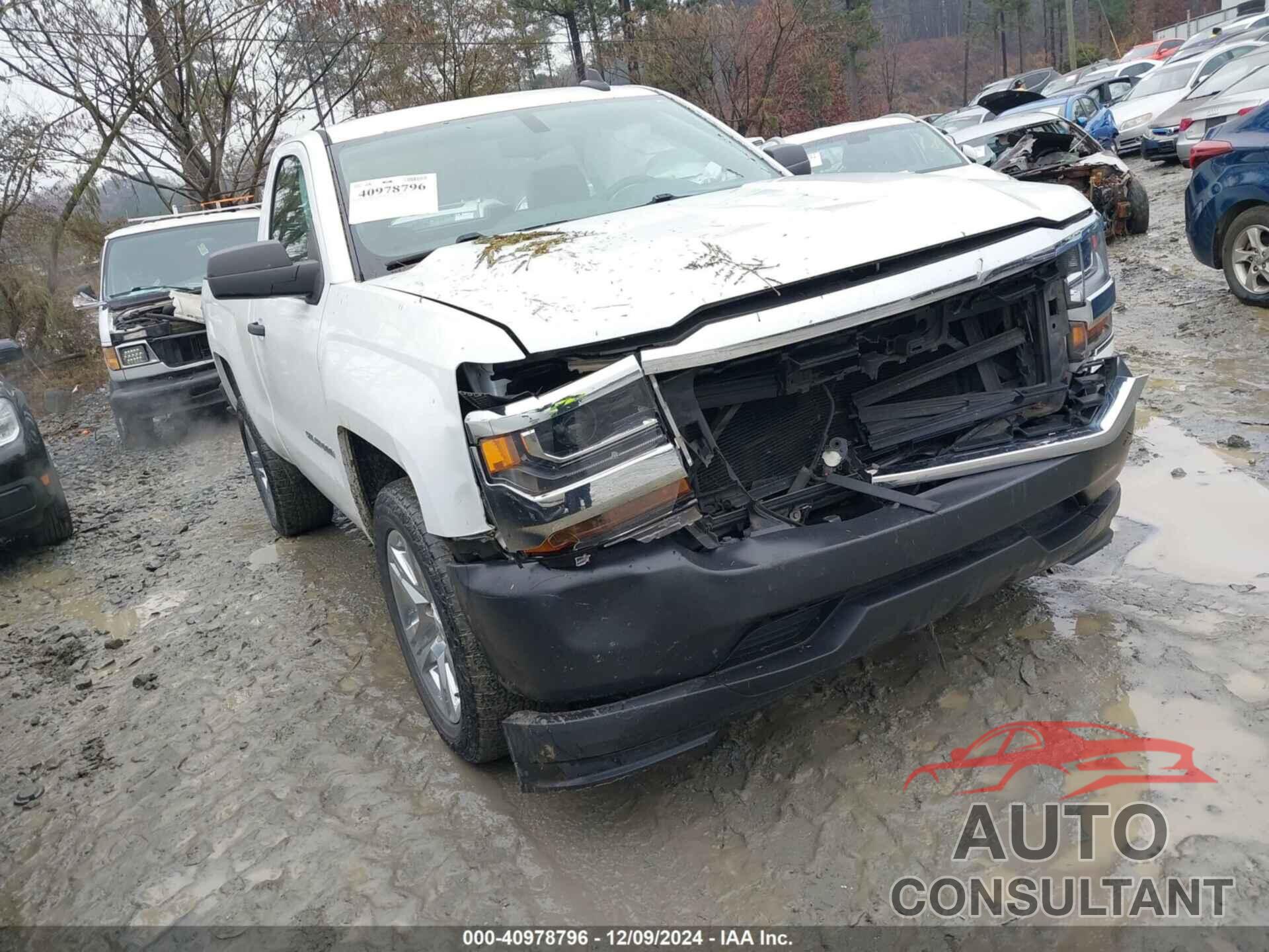 CHEVROLET SILVERADO 1500 2018 - 1GCNCNEH9JZ357683