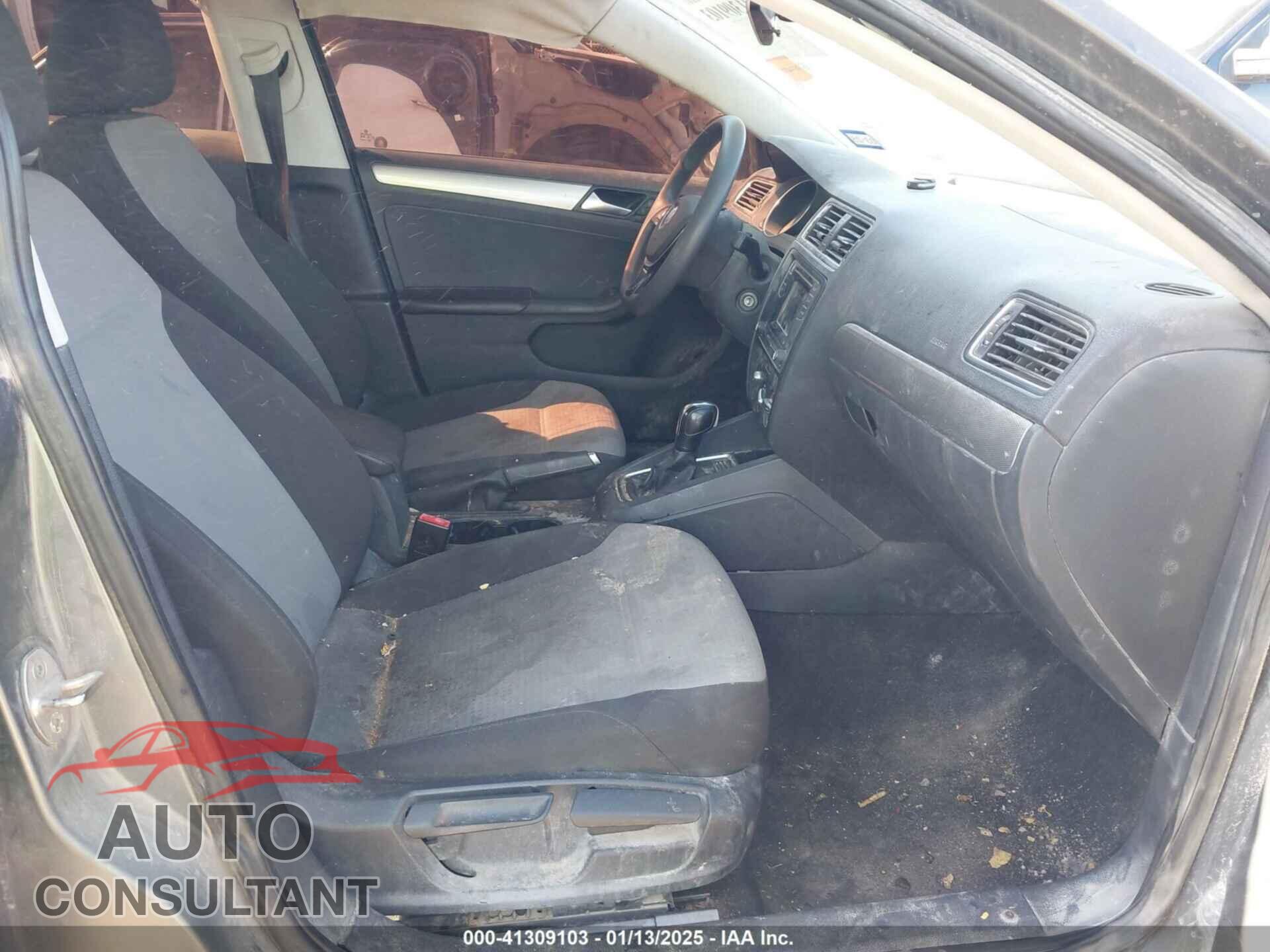 VOLKSWAGEN JETTA 2017 - 3VW2B7AJ3HM206602