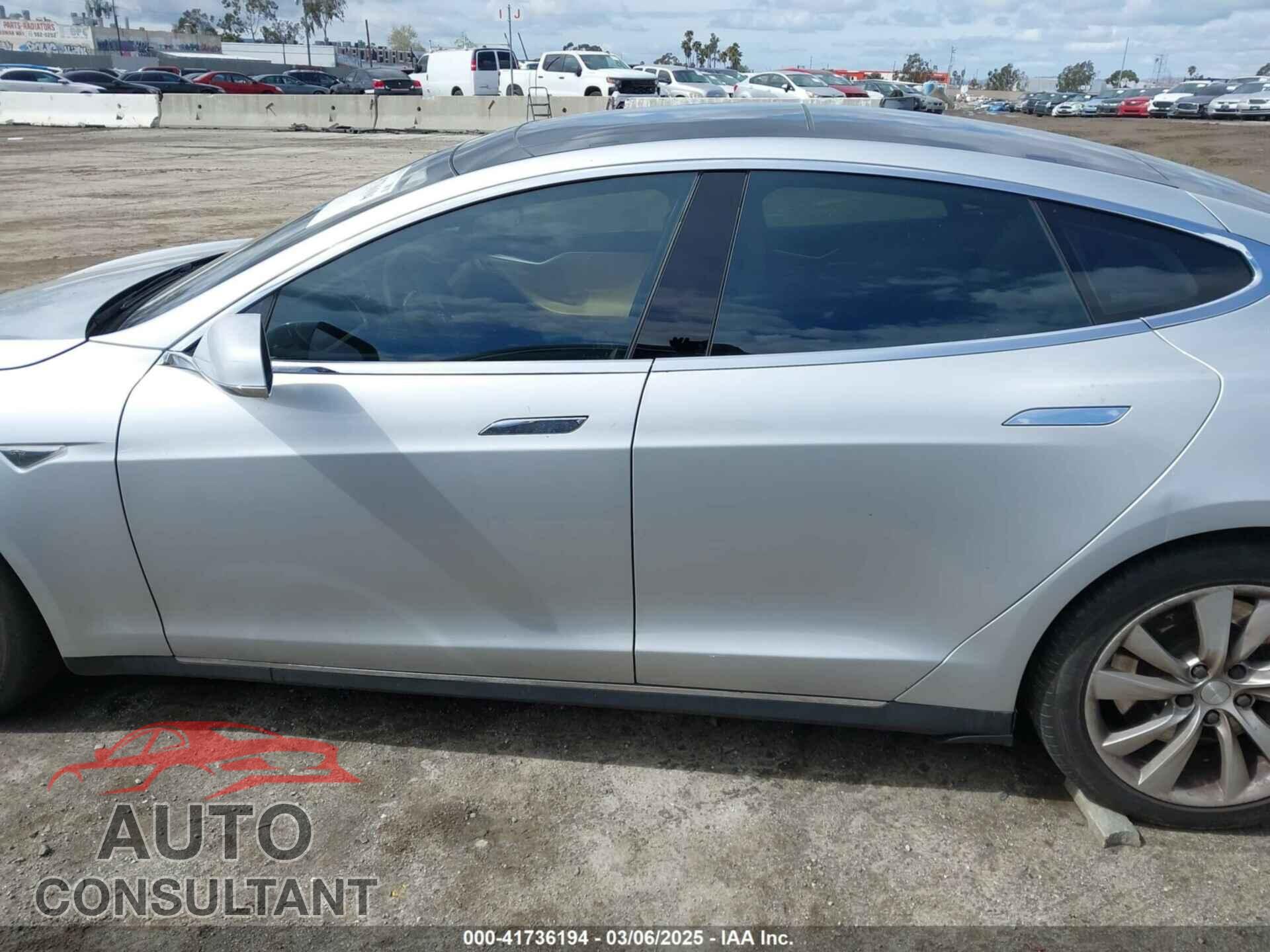 TESLA MODEL S 2013 - 5YJSA1CN9DFP27552