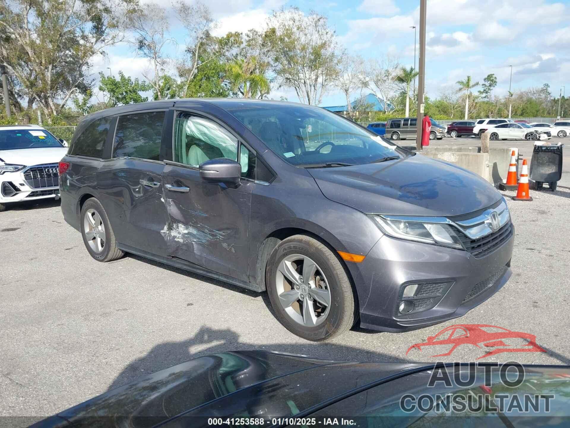 HONDA ODYSSEY 2018 - 5FNRL6H73JB072218