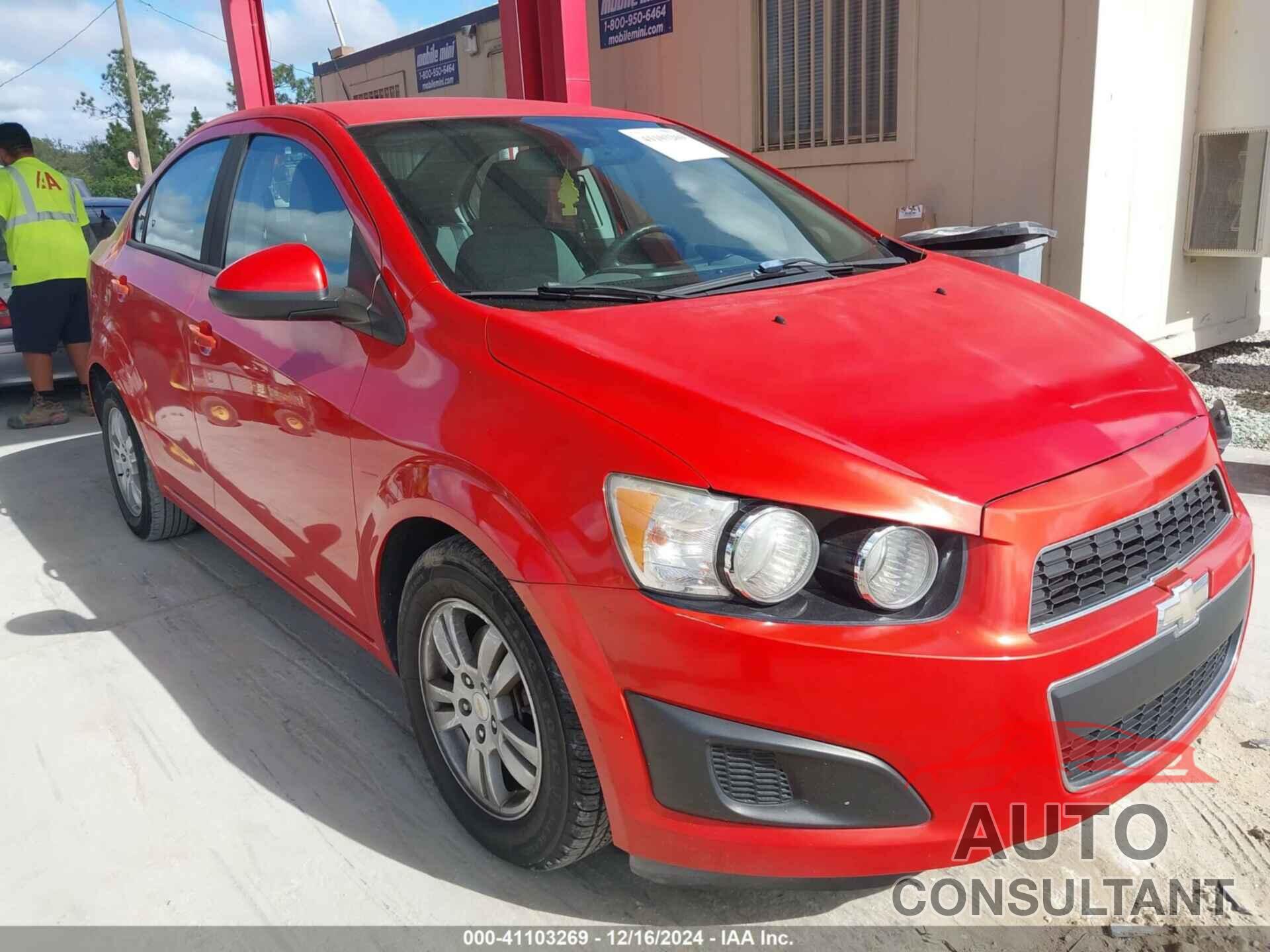 CHEVROLET SONIC 2012 - 1G1JA5SH5C4108511
