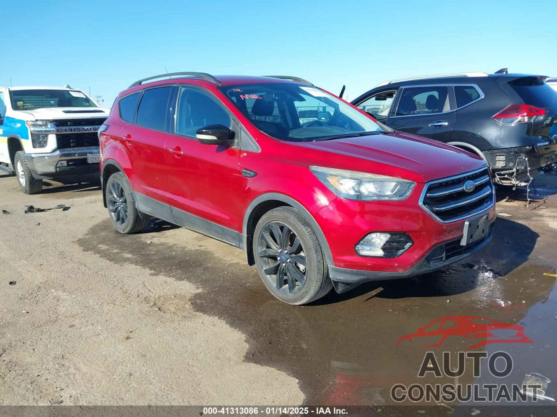 FORD ESCAPE 2017 - 1FMCU9J93HUE09810