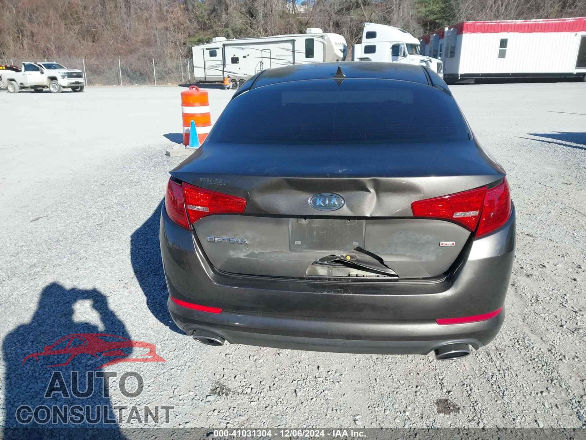 KIA OPTIMA 2011 - KNAGM4A76B5057795