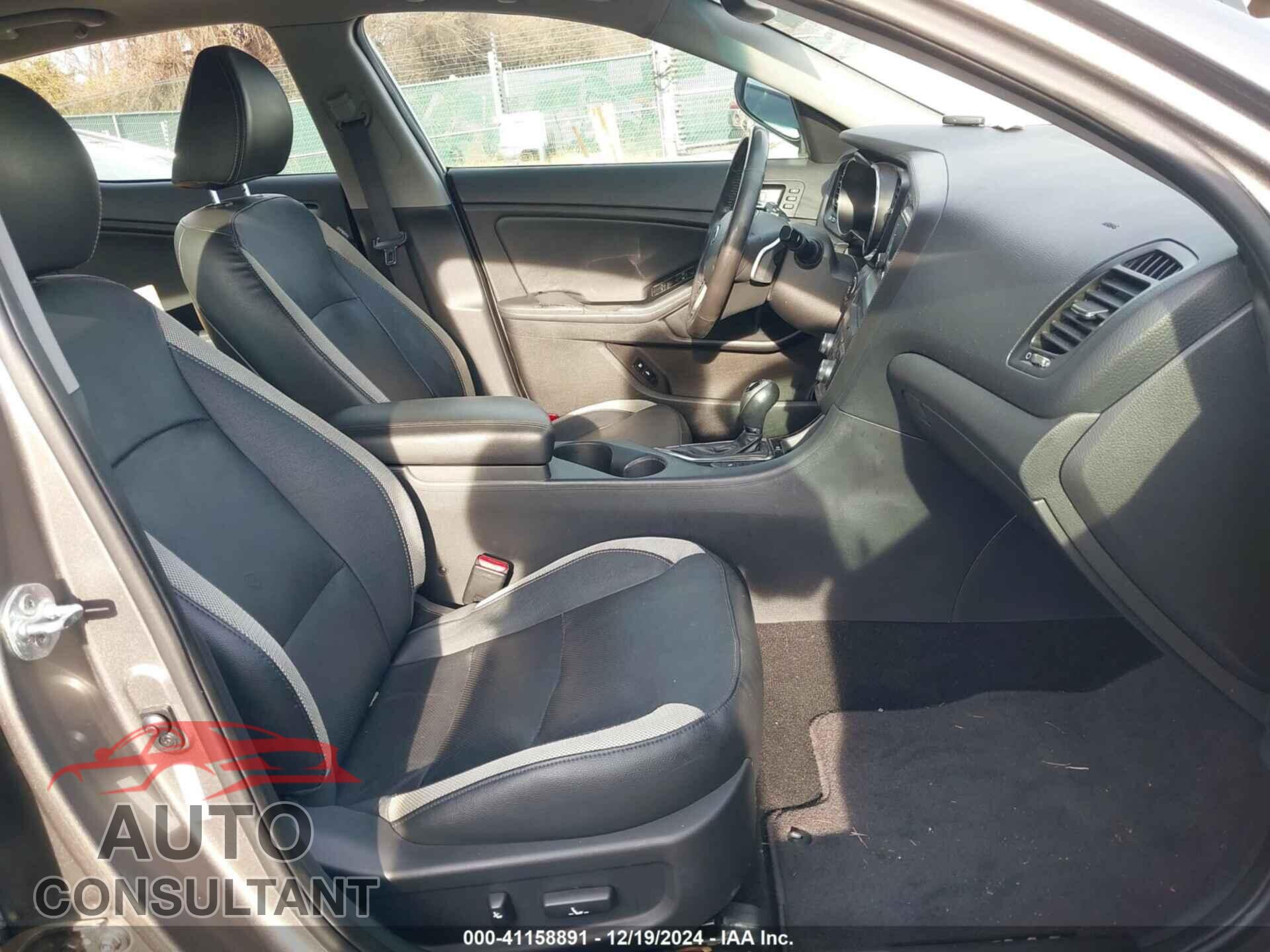 KIA OPTIMA 2012 - 5XXGR4A65CG010539