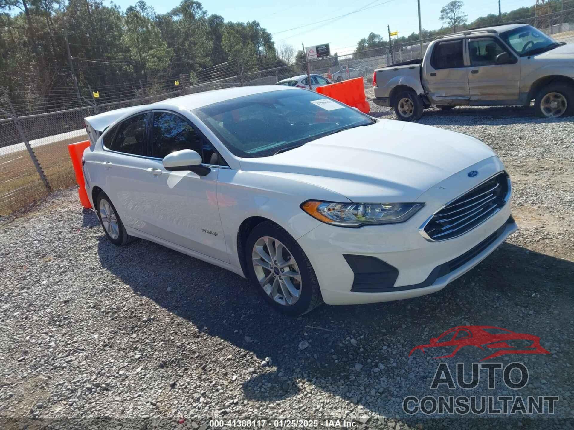 FORD FUSION HYBRID 2019 - 3FA6P0LU1KR204657