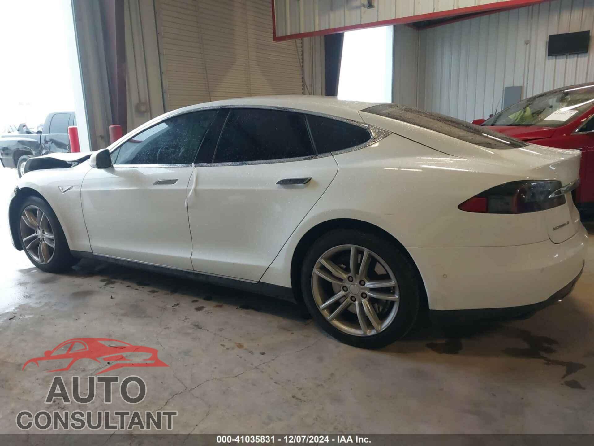 TESLA MODEL S 2015 - 5YJSA1E17FF113967