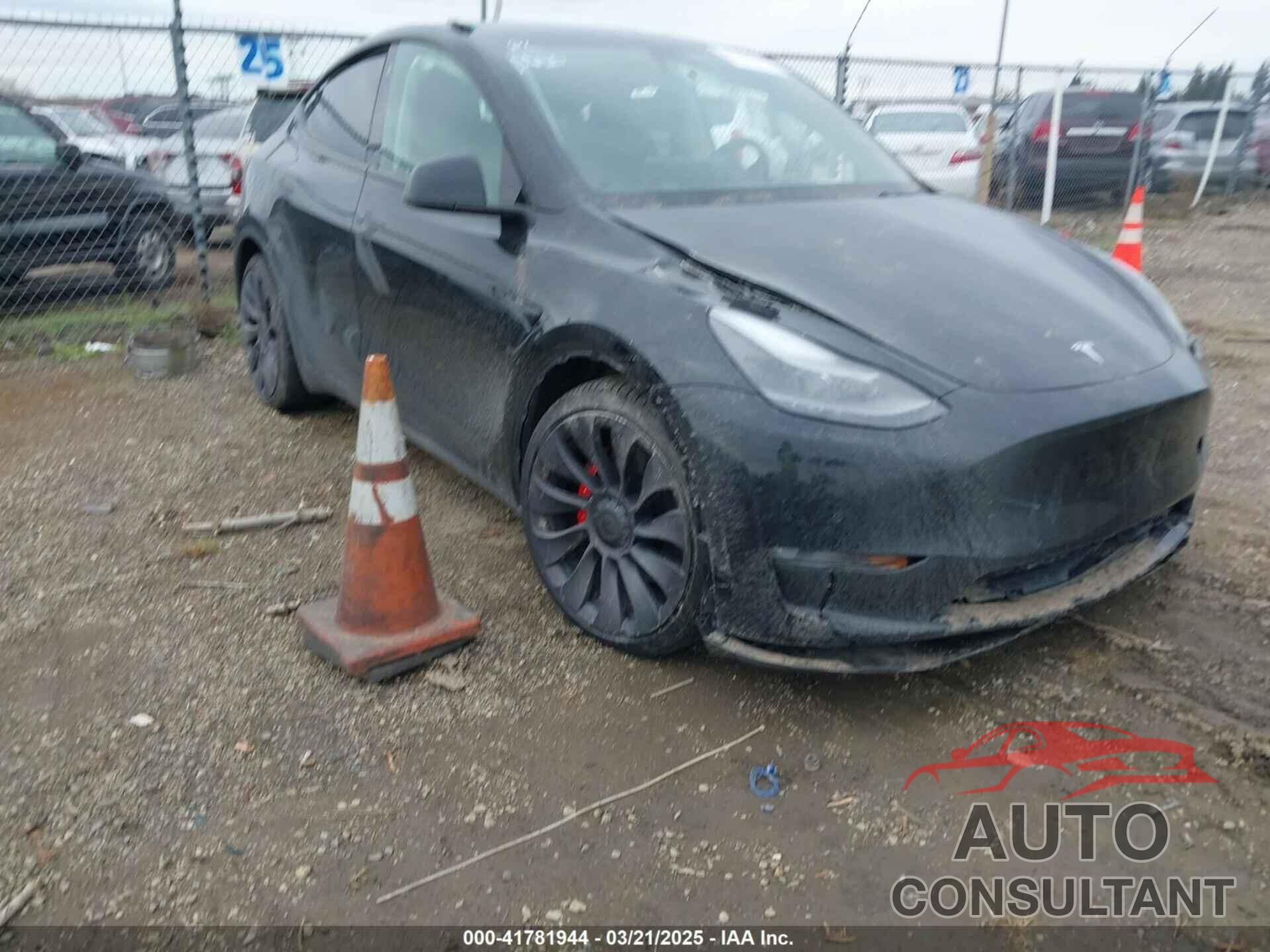TESLA MODEL Y 2021 - 5YJYGDEF9MF273884