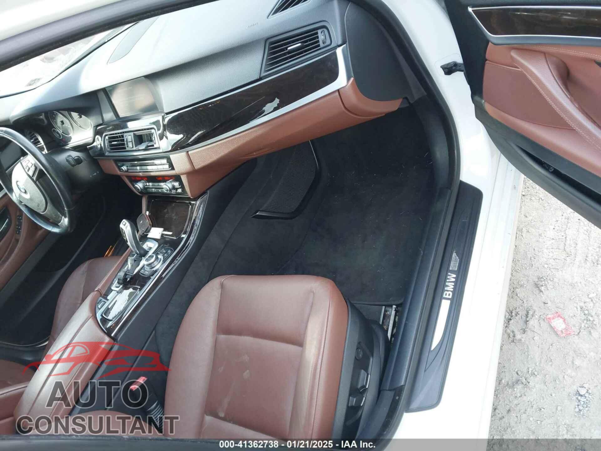 BMW 528I 2012 - WBAXH5C54CDW10702