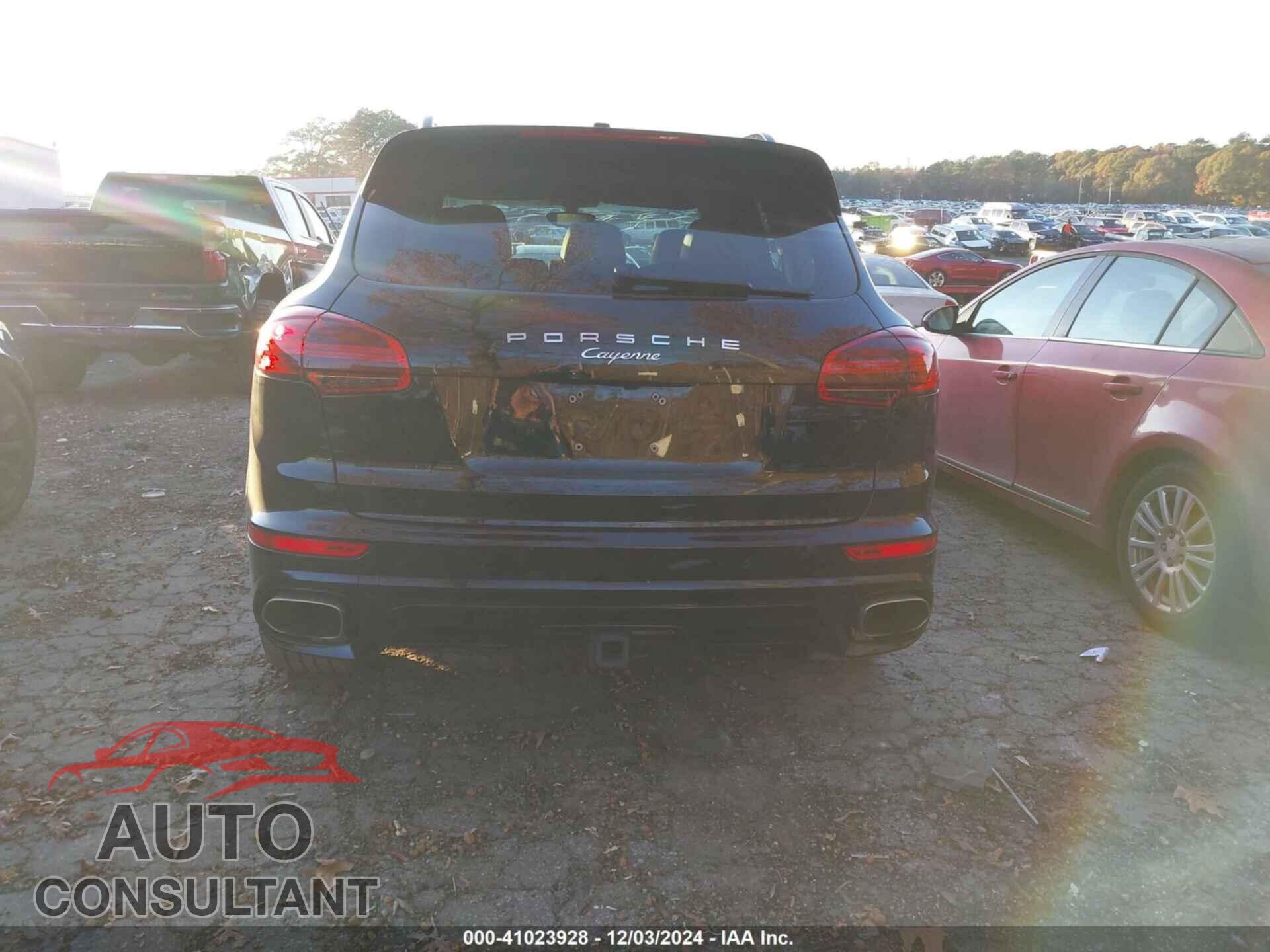PORSCHE CAYENNE 2018 - WP1AA2A28JKA02340