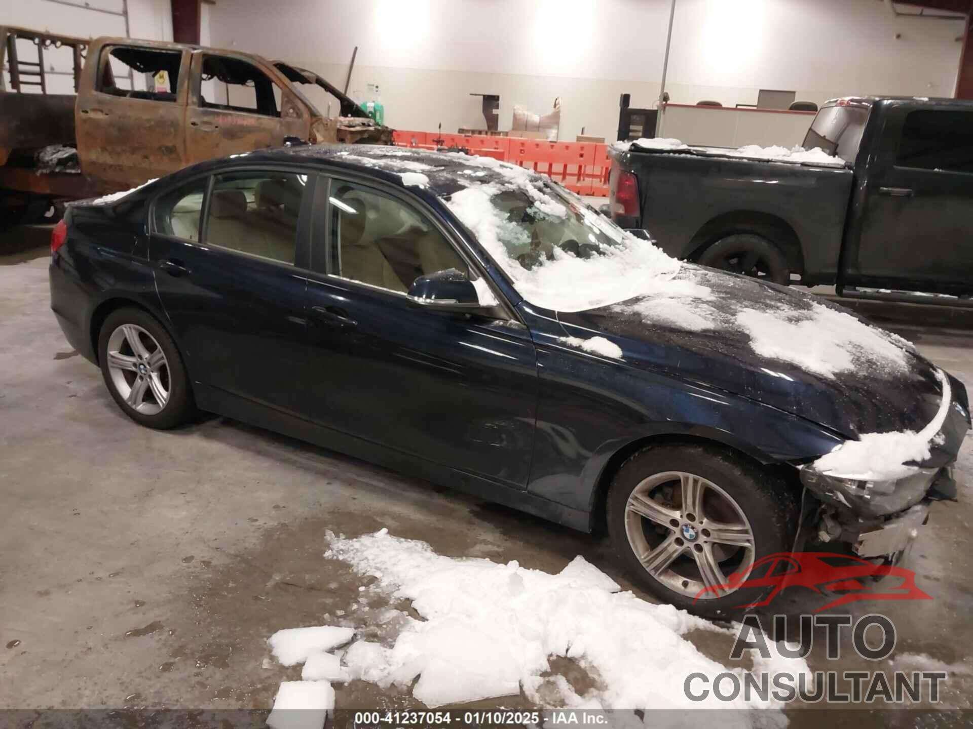 BMW 328I 2013 - WBA3B5G51DNS02230