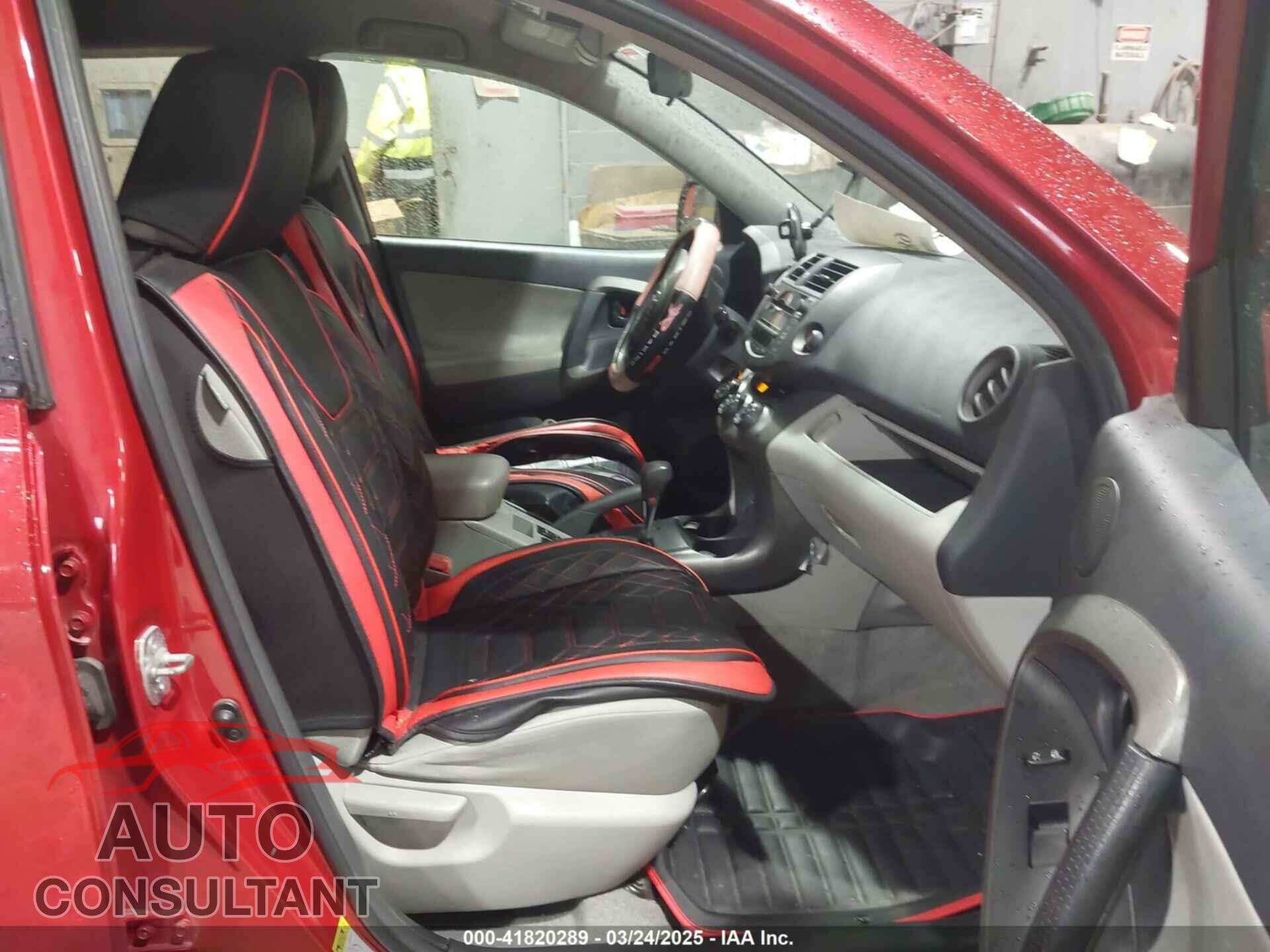 TOYOTA RAV4 2011 - 2T3BF4DV8BW111432