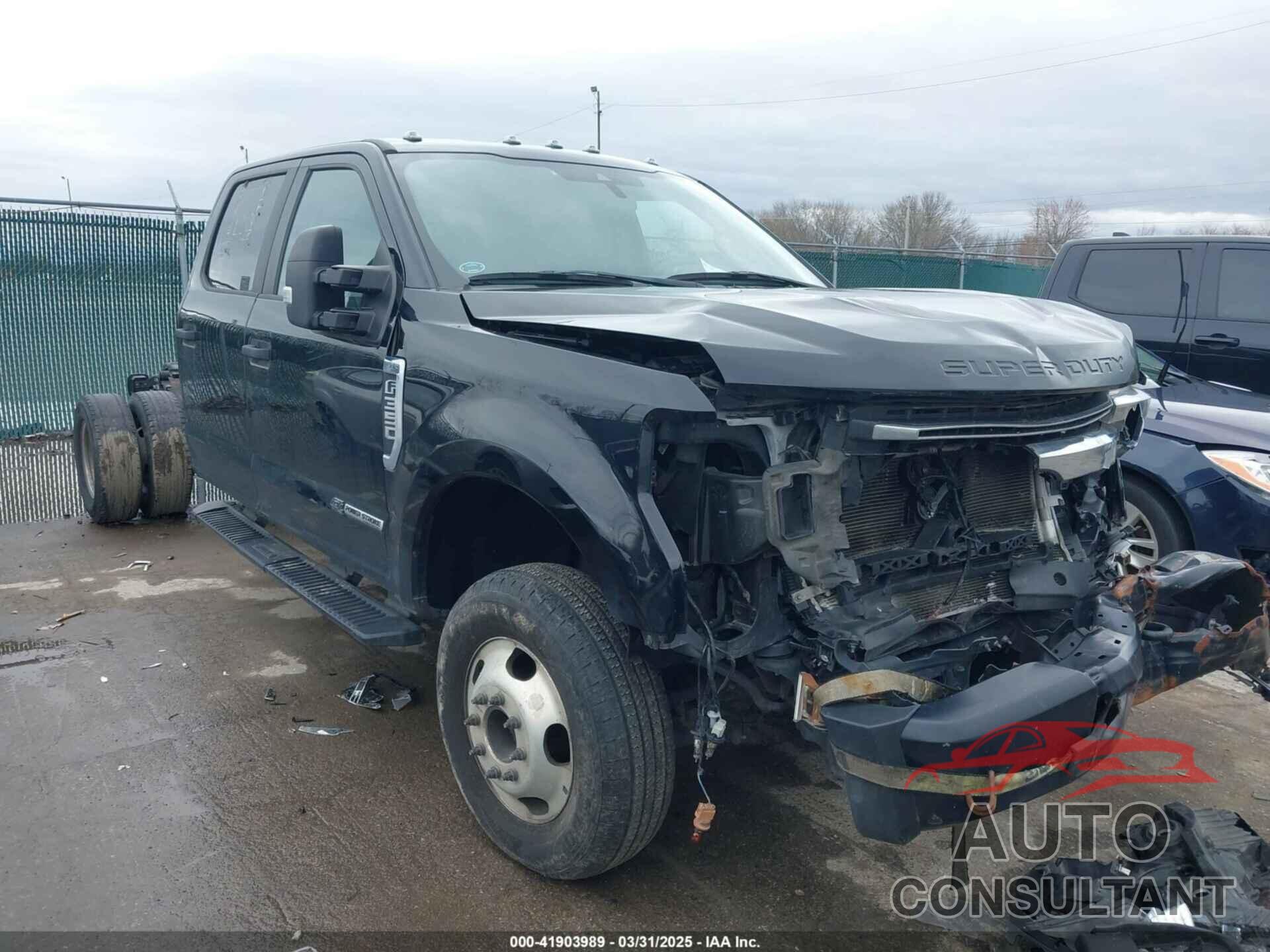 FORD F-350 CHASSIS 2022 - 1FD8W3HT5NED69265