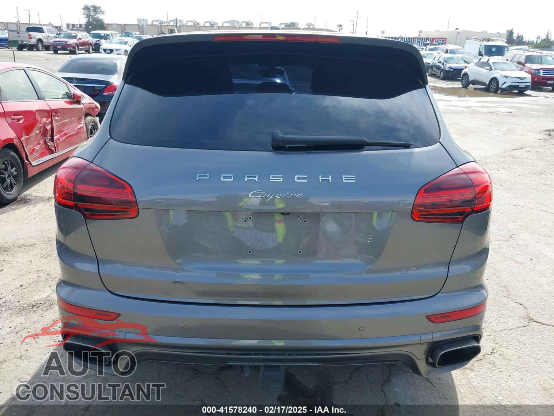 PORSCHE CAYENNE 2016 - WP1AA2A22GKA08076