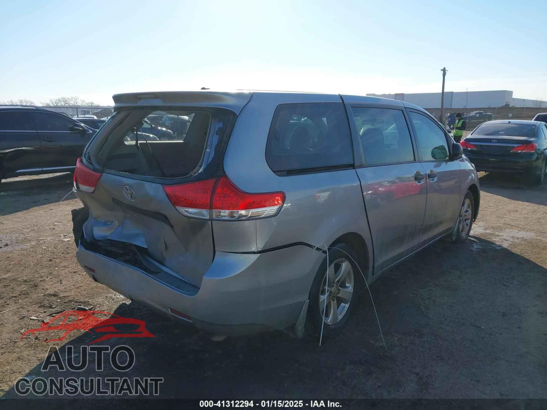TOYOTA SIENNA 2013 - 5TDZK3DC8DS399346