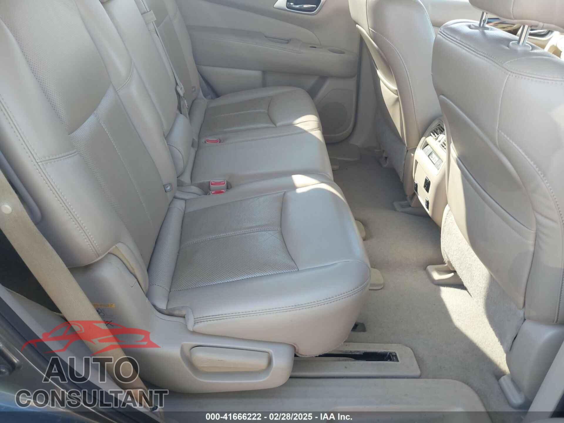 NISSAN PATHFINDER 2015 - 5N1AR2MM2FC668260