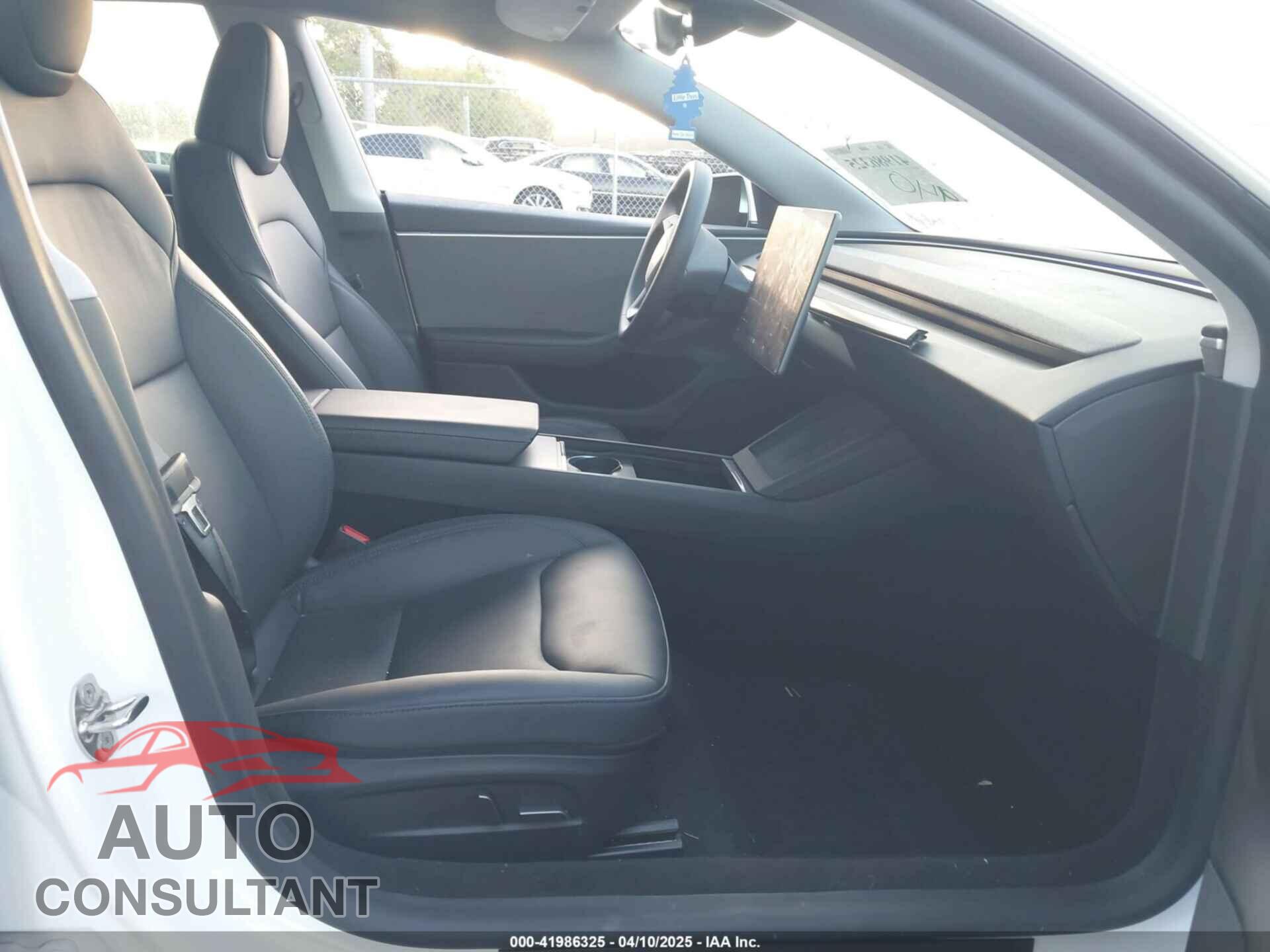 TESLA MODEL 3 2024 - 5YJ3E1EA8RF848616