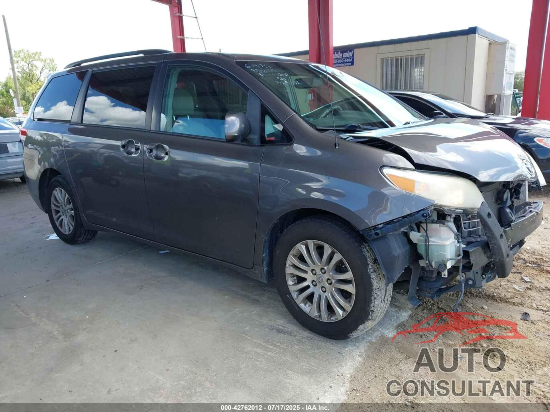 TOYOTA SIENNA 2014 - 5TDYK3DC0ES440355