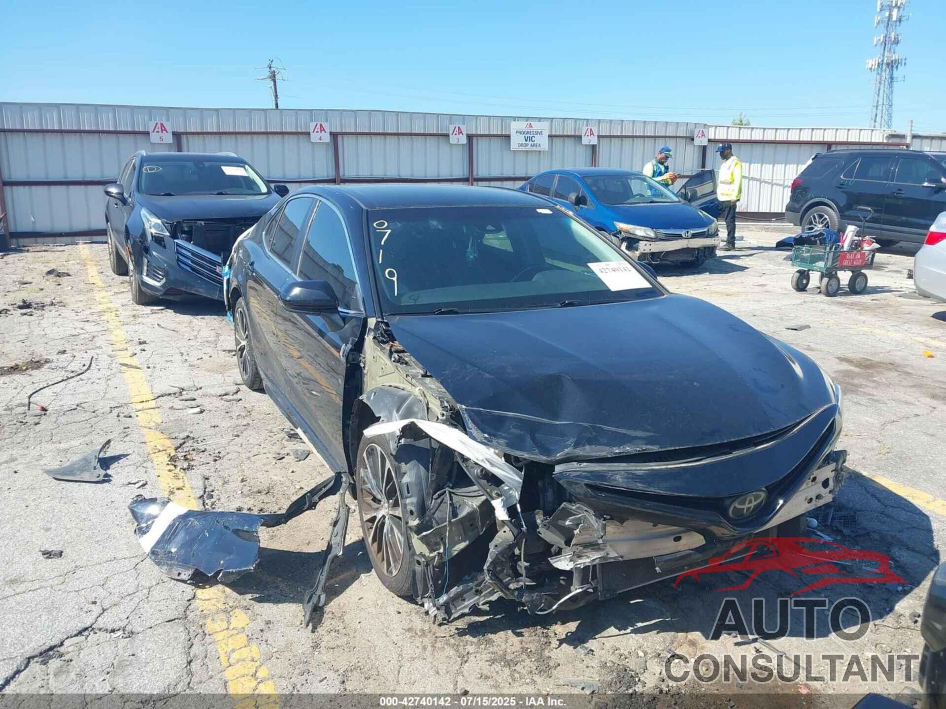 TOYOTA CAMRY 2018 - 4T1B11HK7JU060719