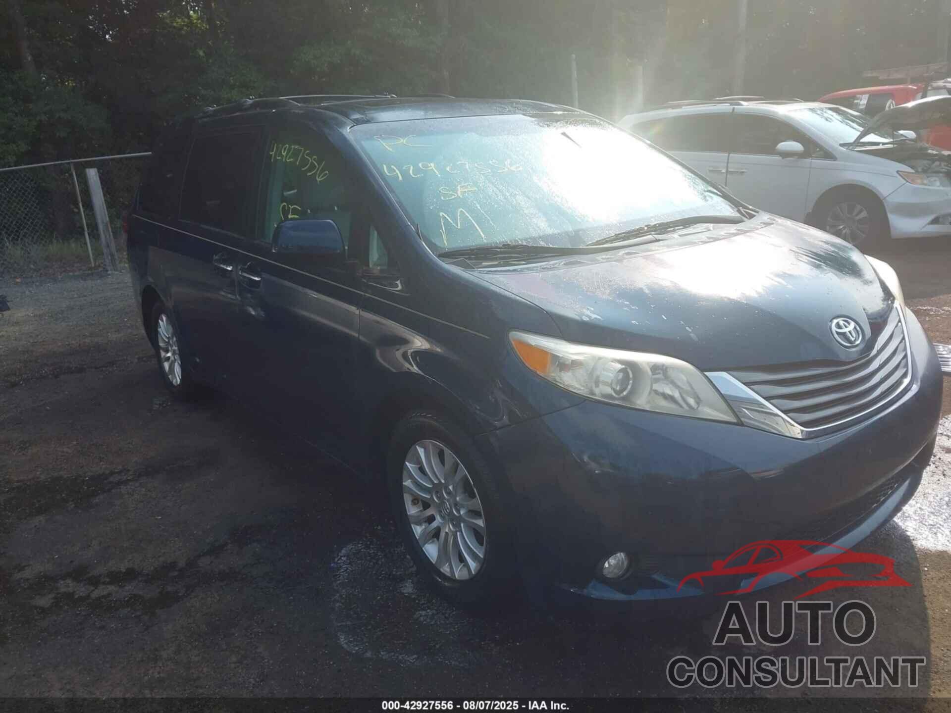 TOYOTA SIENNA 2011 - 5TDYK3DC0BS100926