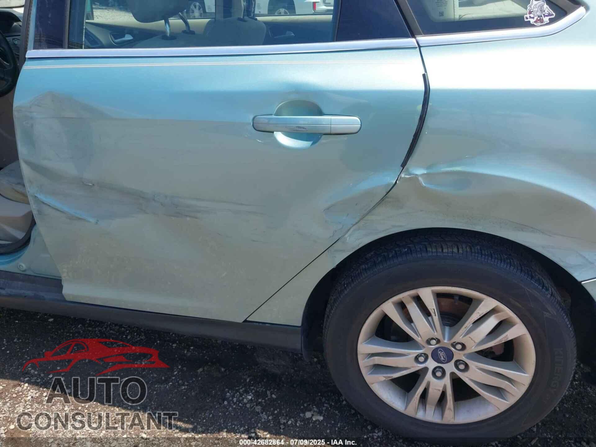 FORD FOCUS 2012 - 1FAHP3H28CL178382