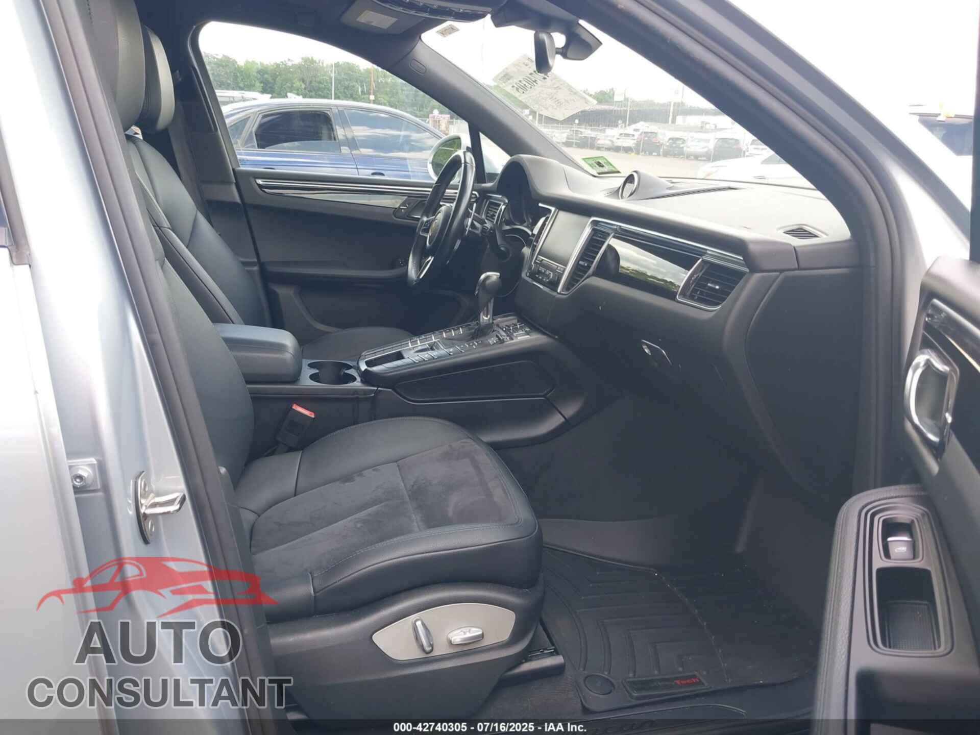 PORSCHE MACAN 2017 - WP1AA2A52HLB08376