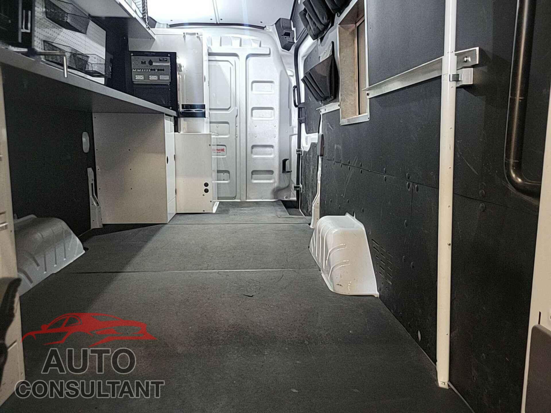 FORD TRANSIT 2023 - 1FTBW3U84PKB20116