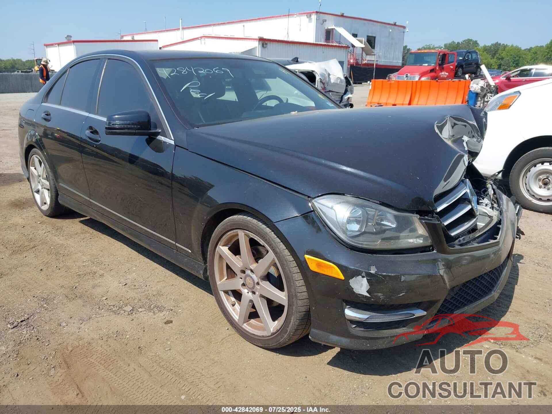 MERCEDES-BENZ C 250 2014 - WDDGF4HB9EG248391
