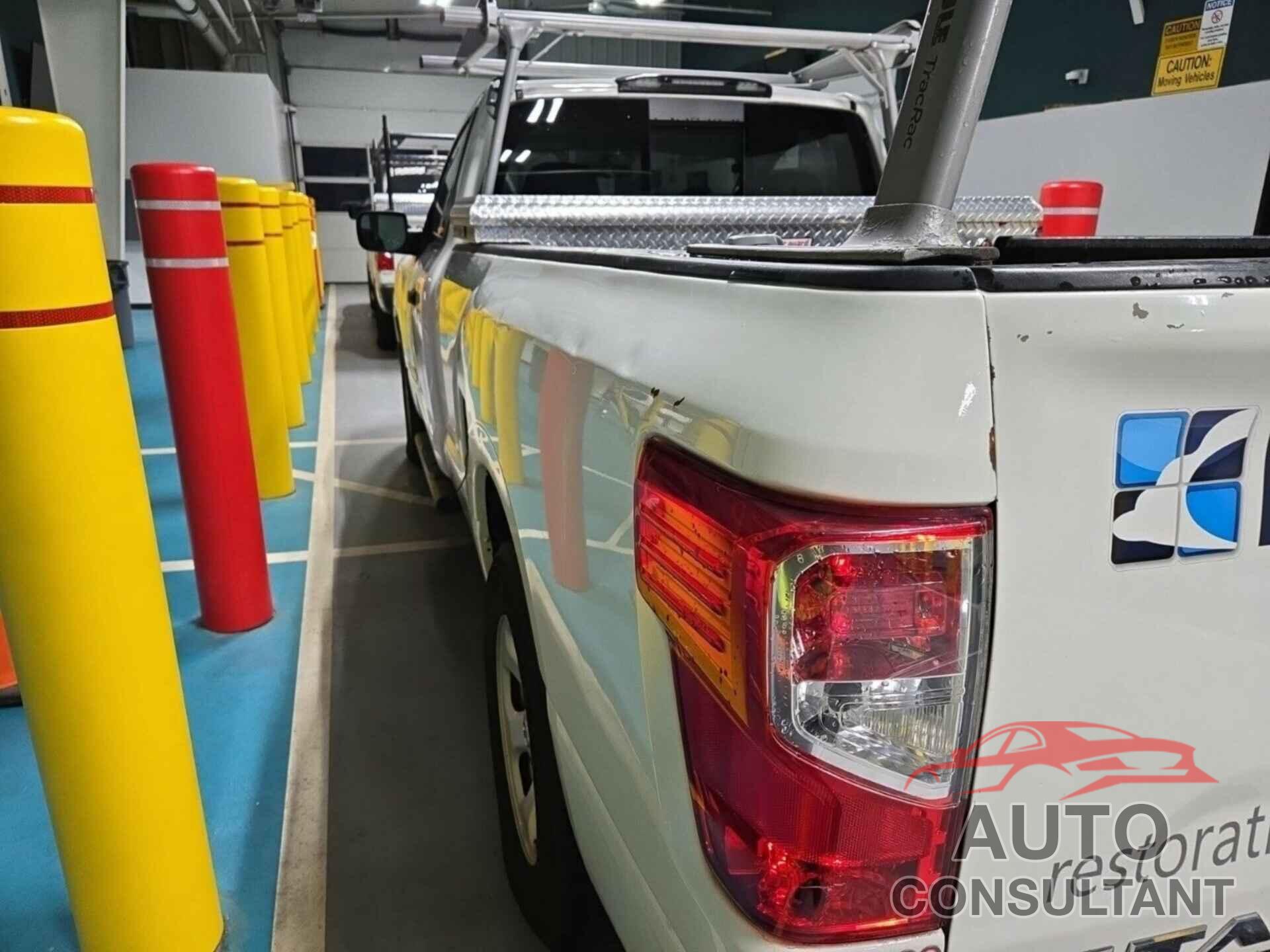 NISSAN TITAN 2018 - 1N6AA1R80JN506090