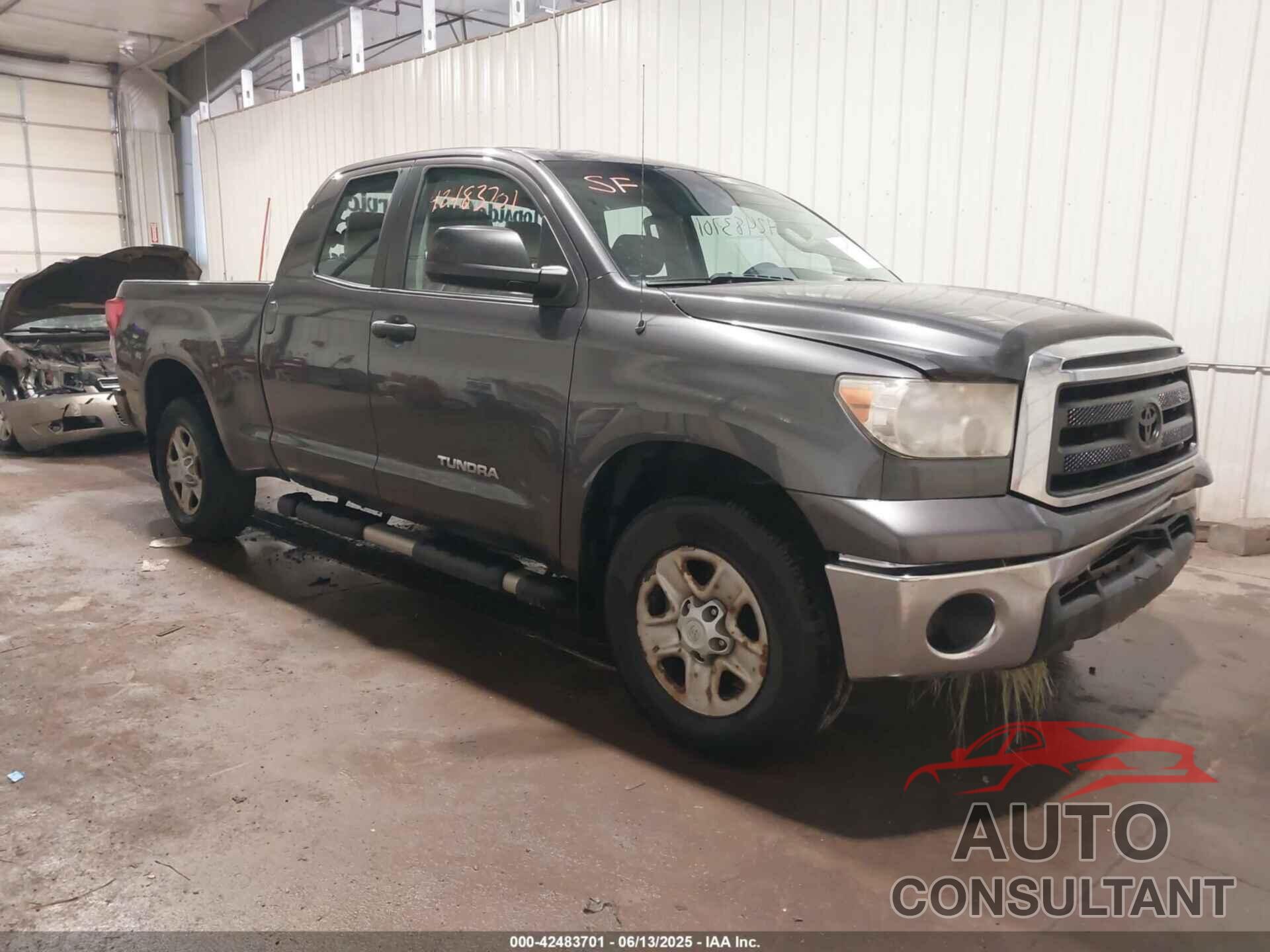 TOYOTA TUNDRA 2011 - 5TFUM5F10BX026188